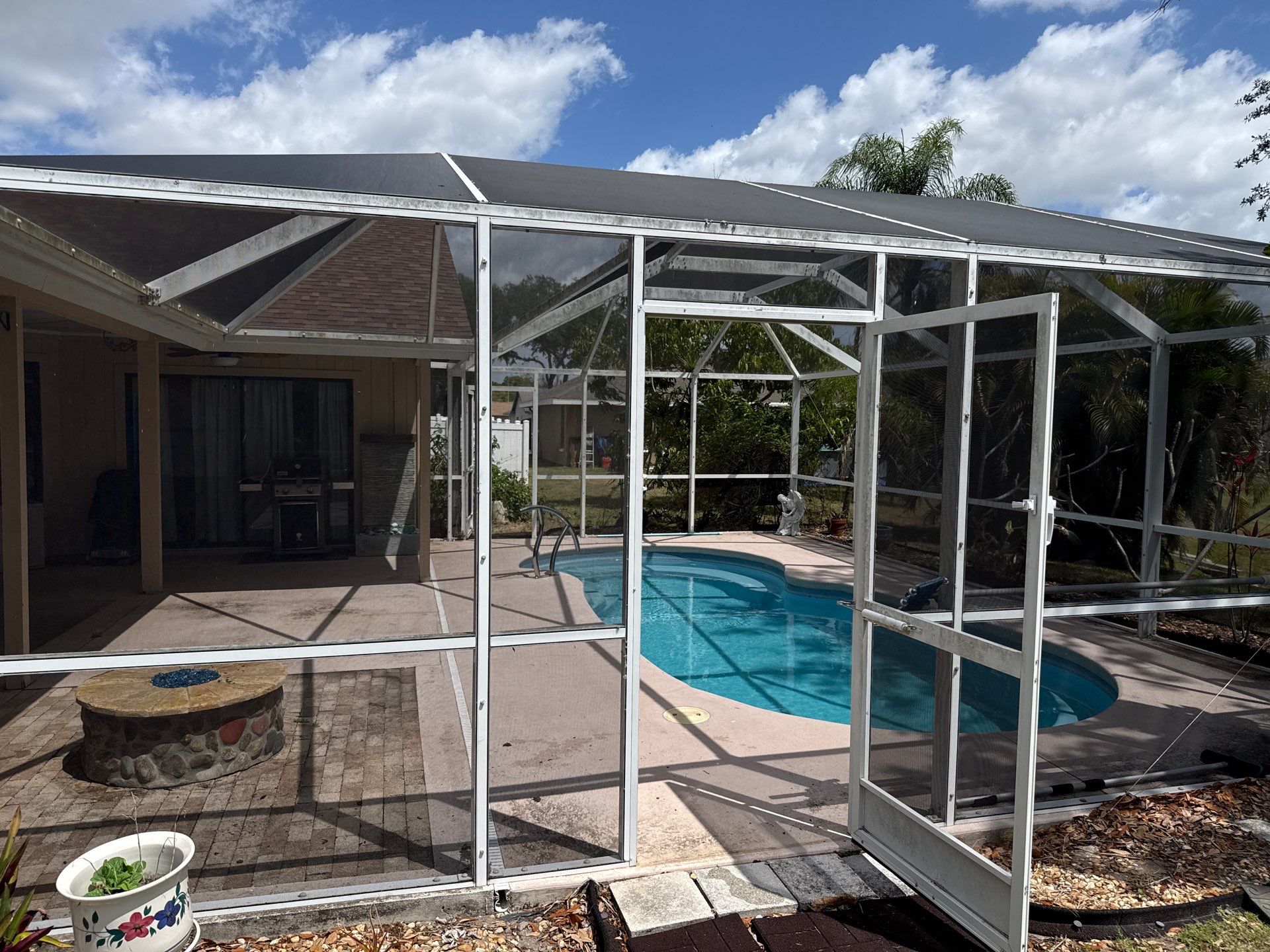 Pool Cage & Painted Pool Deck Cleaning in Sarasota, FL | Soft Wash by Sunshine AquaWash