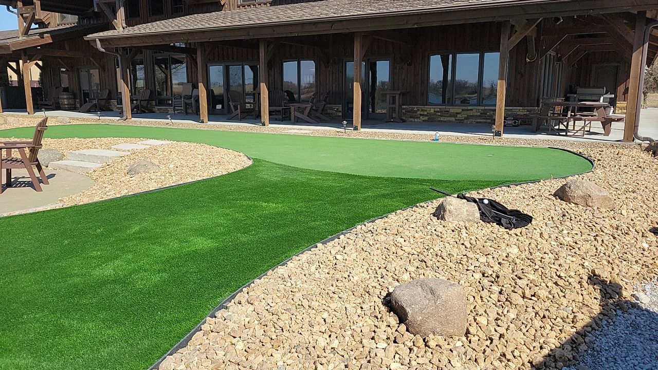 Putting Green / Driving Range / Entertaining space. by New Horizon Landscapes