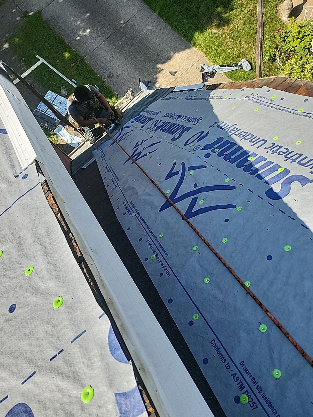 ATLAS PINNACLE COLOR: COASTAL GRANITE by Eagle Eye Roofing