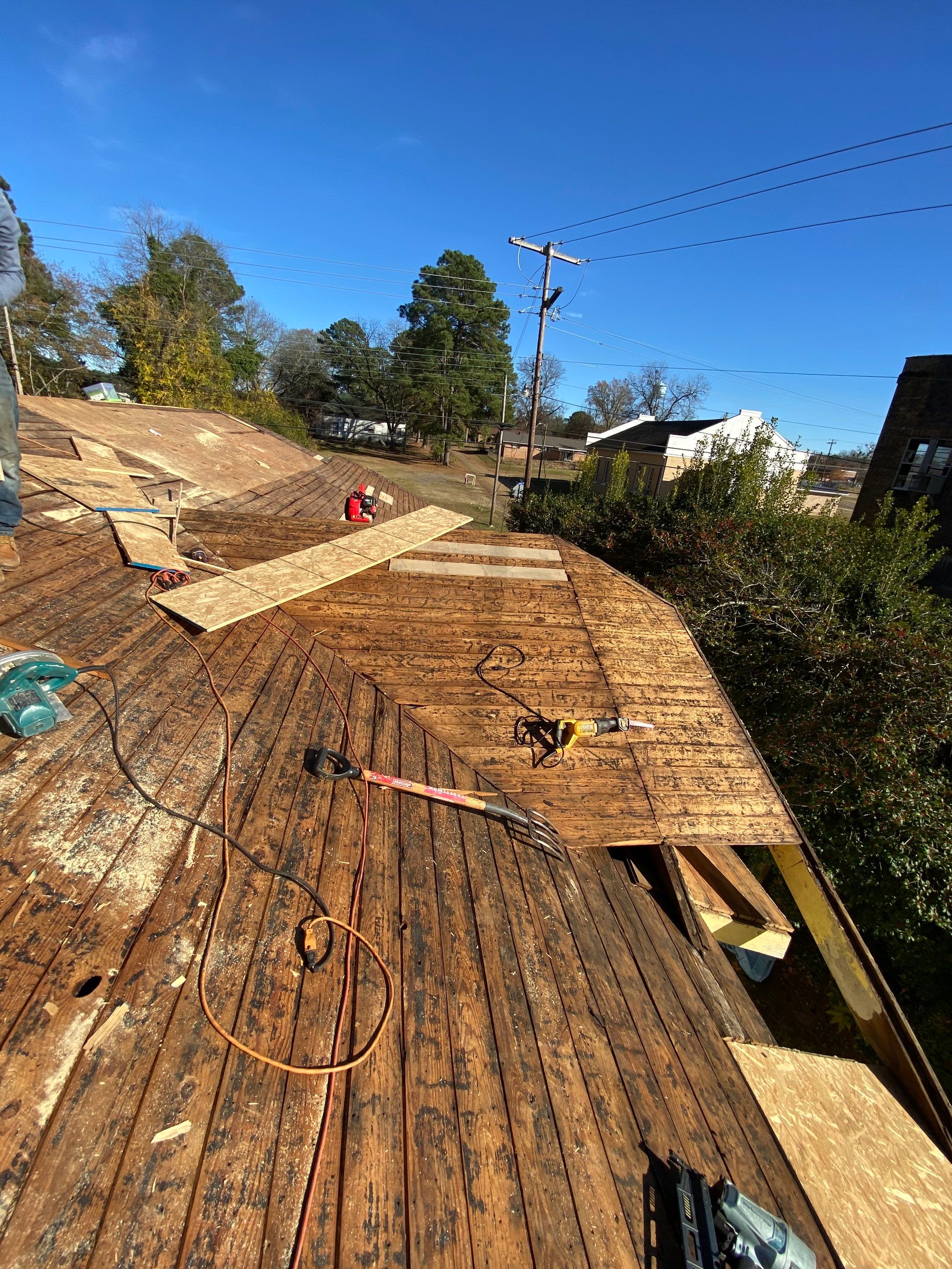 Residential Shingle Reroof using CertainTeed XT25: Resawn Shake by Hostetler Roofing