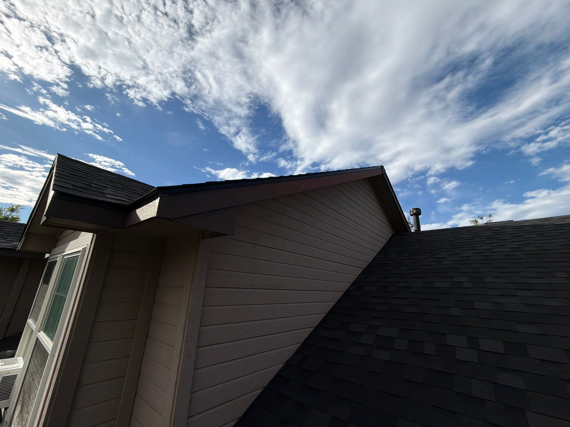 Residential Roof Replacement in Meridian Featuring Charcoal Architectural Shingles by Olive Roofing
