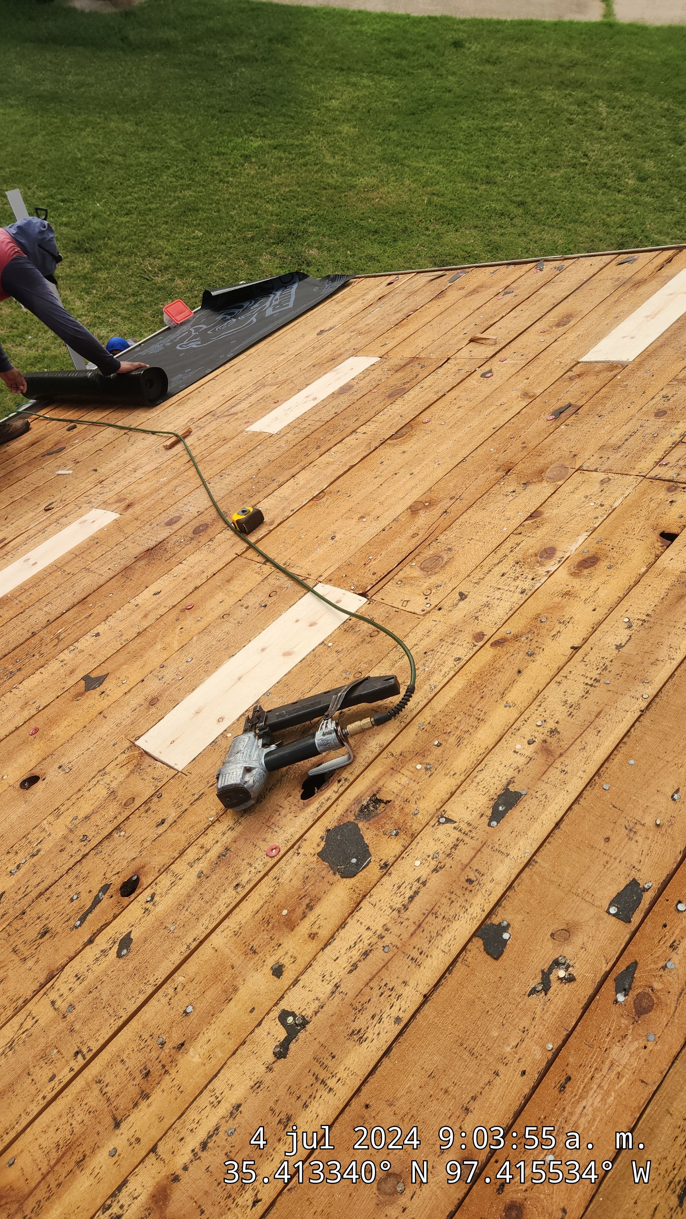 Roof Installation using Certainteed Landmark by Castillo Roofing