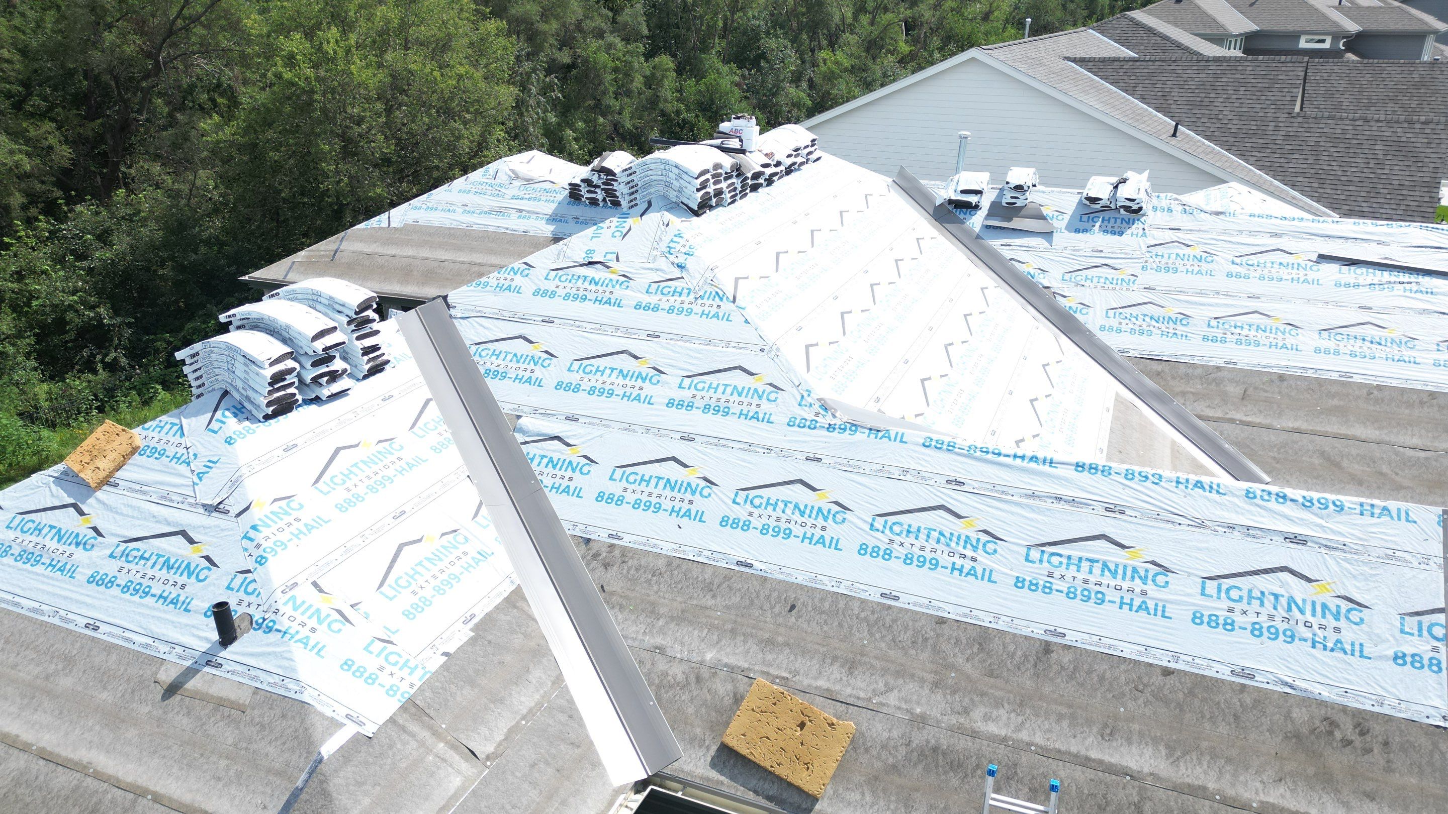 Residential Roofing Installation using IKO Nordic Cornerstone Impact Resistant Class 4 by Lightning Exteriors