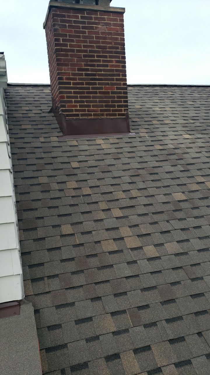 ATLAS PINNACLE COLOR: WEATHERED SHADOW DRIP EDGE: WHITE by Eagle Eye Roofing