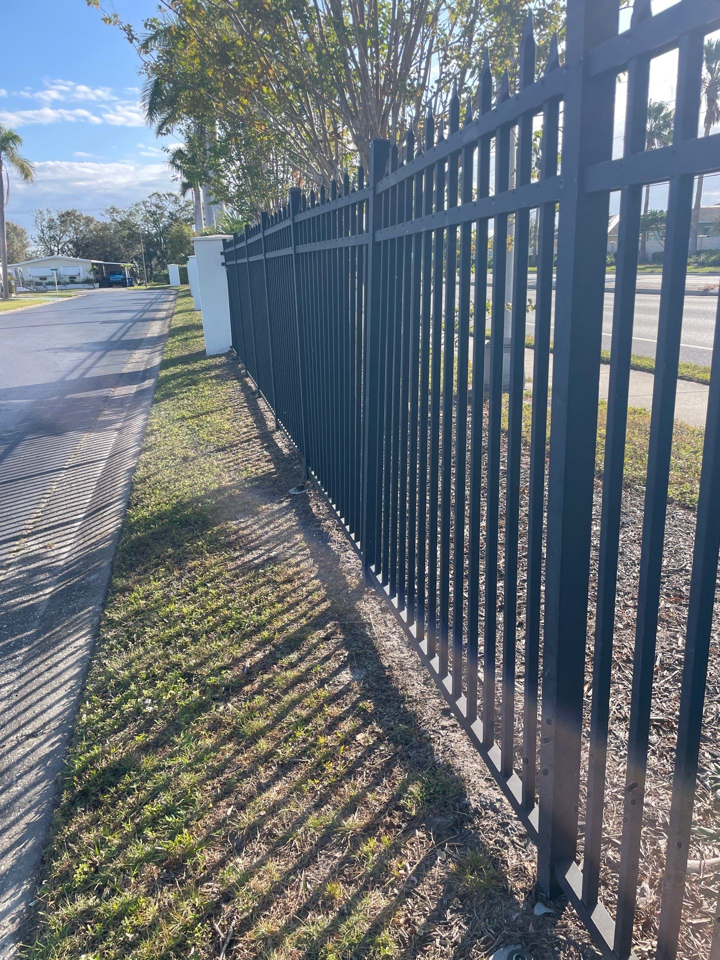 211 63rd Ave W  by H&Y Fence