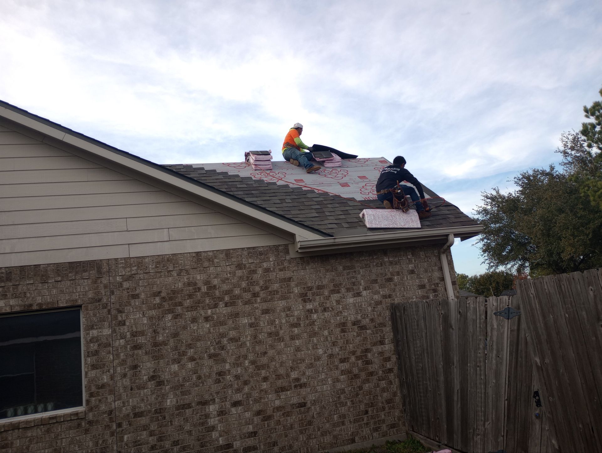 Residential Roofing Installation using Owen's Corning Duration (Lifetime) Shingles by Roof Repair Company