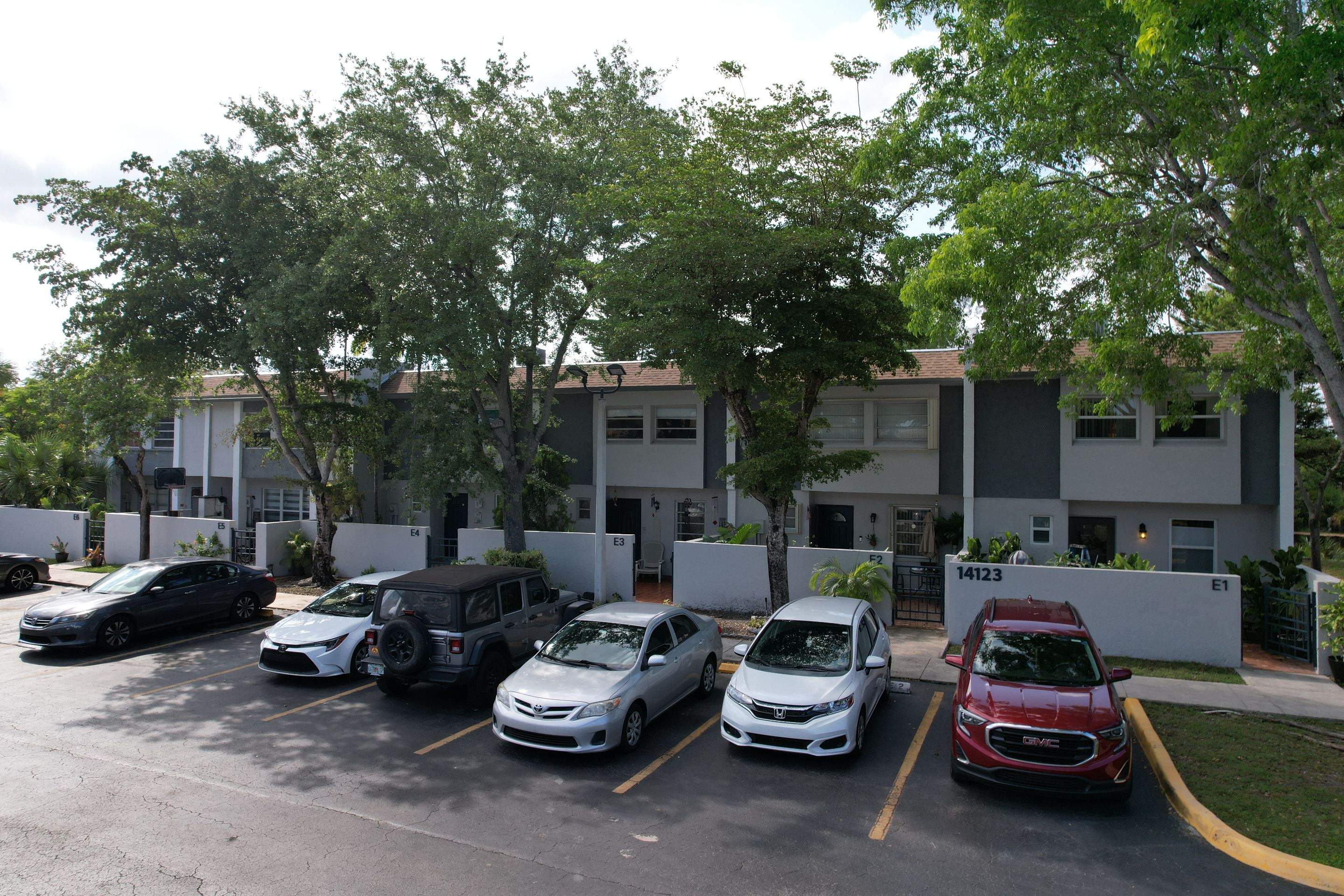 LAKE VILLAGE CONDO - BLDG E by Souffront Construction & Engineering