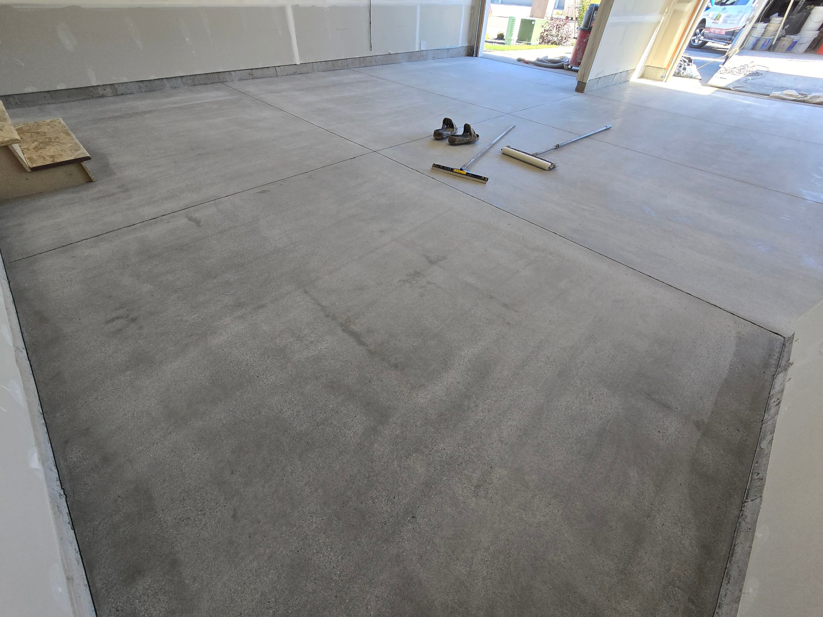 Garage Transformation using Shale Hybrid by Croc Coatings, LLC
