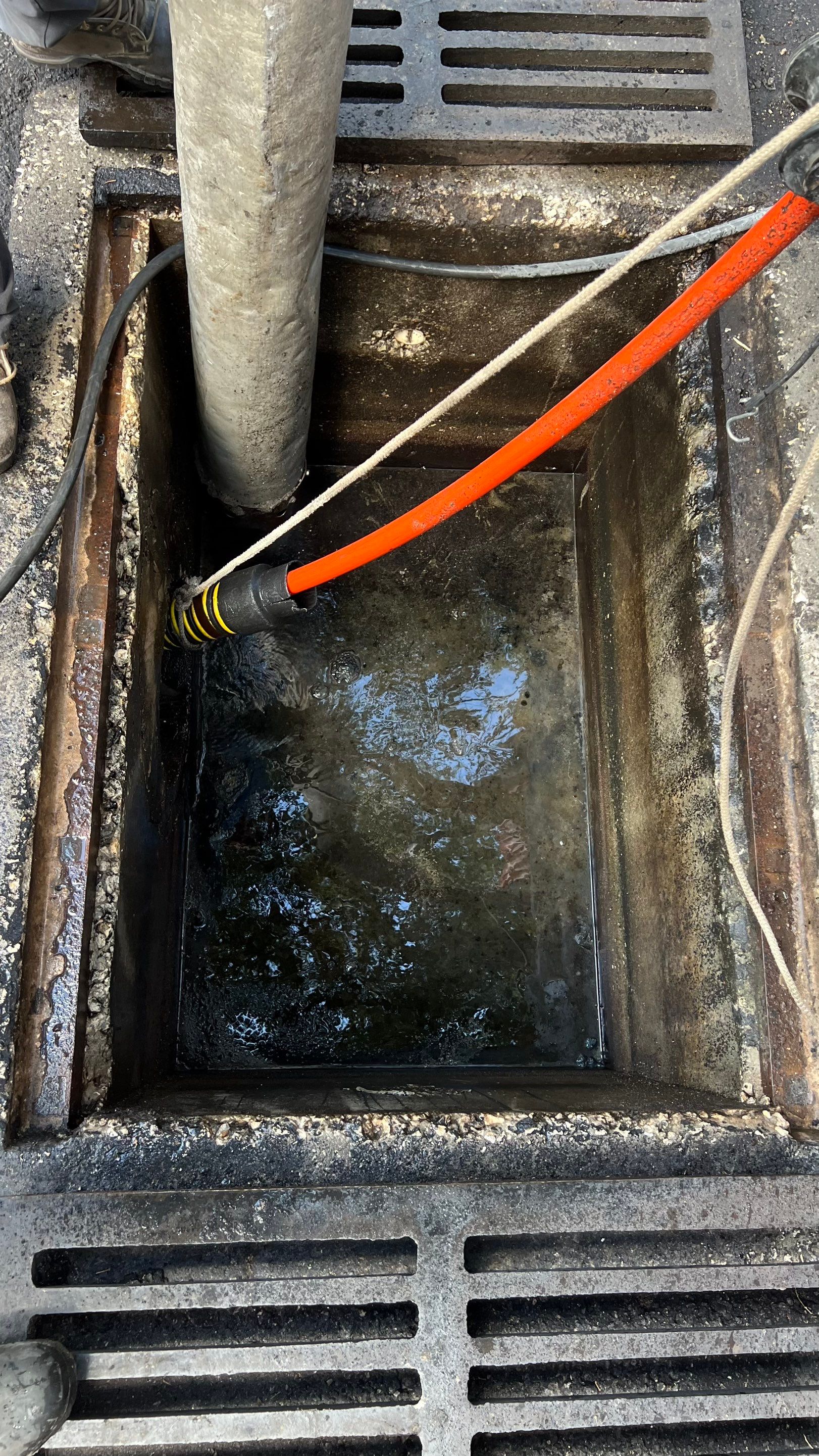 Apartment Complex Storm Water System Cleaning and Maintenance by APS Power & Water