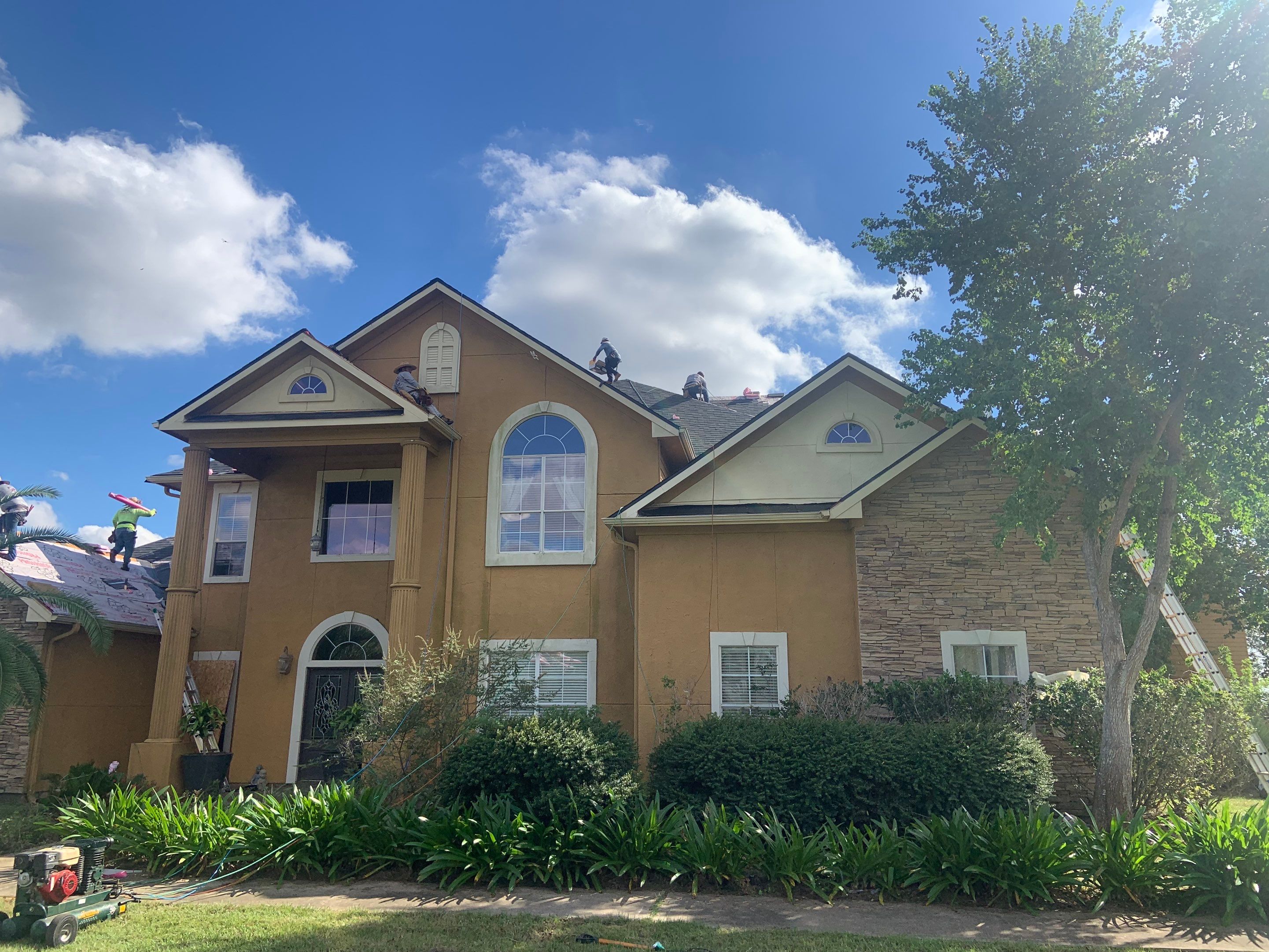 Residential Roofing Installation using Owen's Corning Duration (Lifetime) Shingles by Roof Repair Company