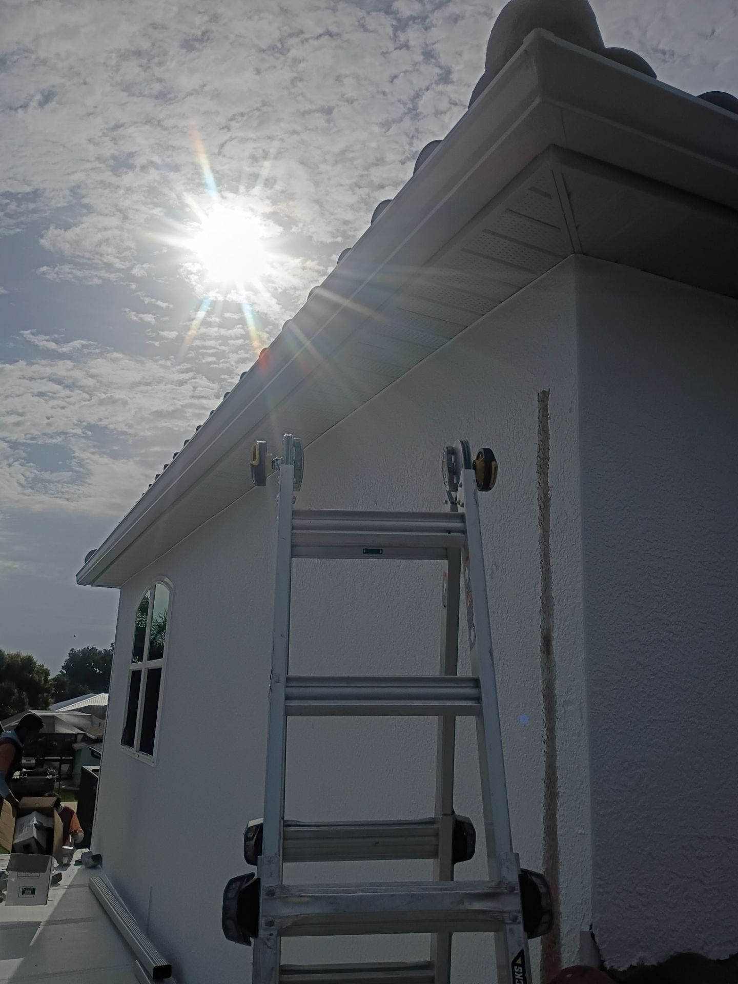 7 inch seamless gutters using Seamless Aluminum Gutters in Fort Myers, FL by Gutter Professors