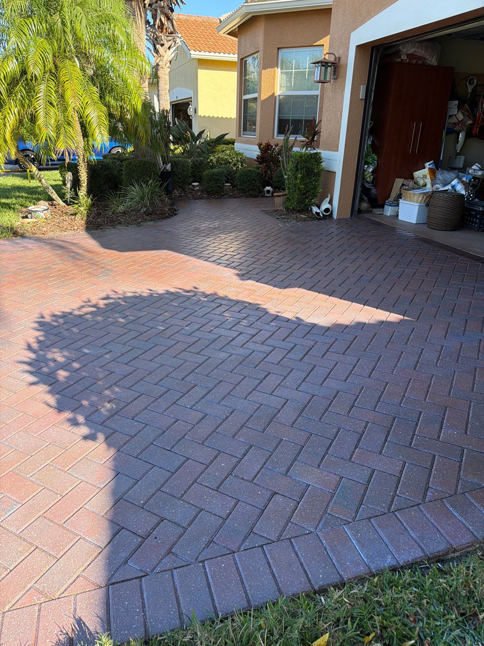 Valencia Lakes Paver Stripping and Sealing for Full Residential Property by Supreme Paver Experts