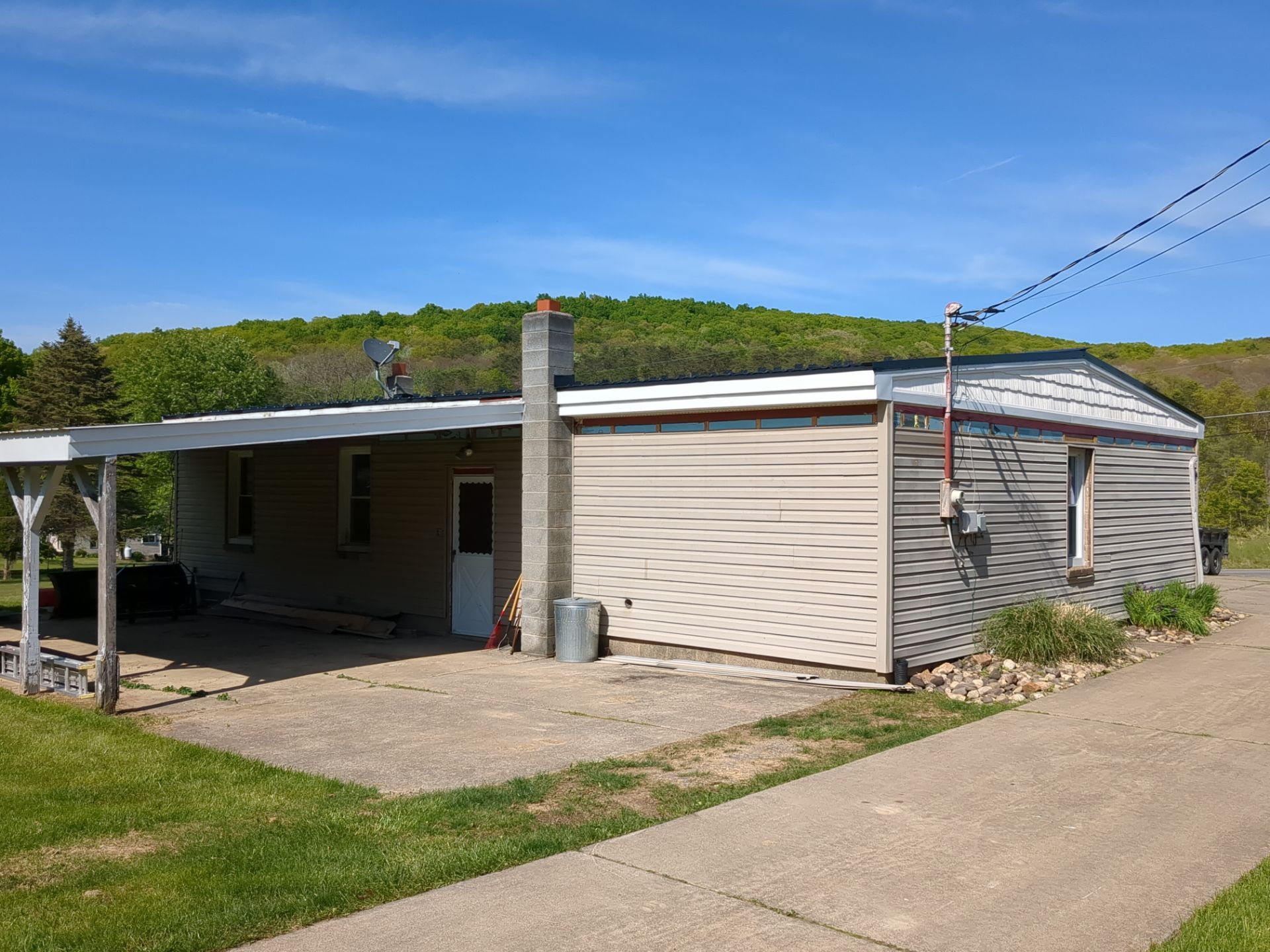 Metal Roofing and Vinyl Siding Replacement in Lewisburg by Esh Builders