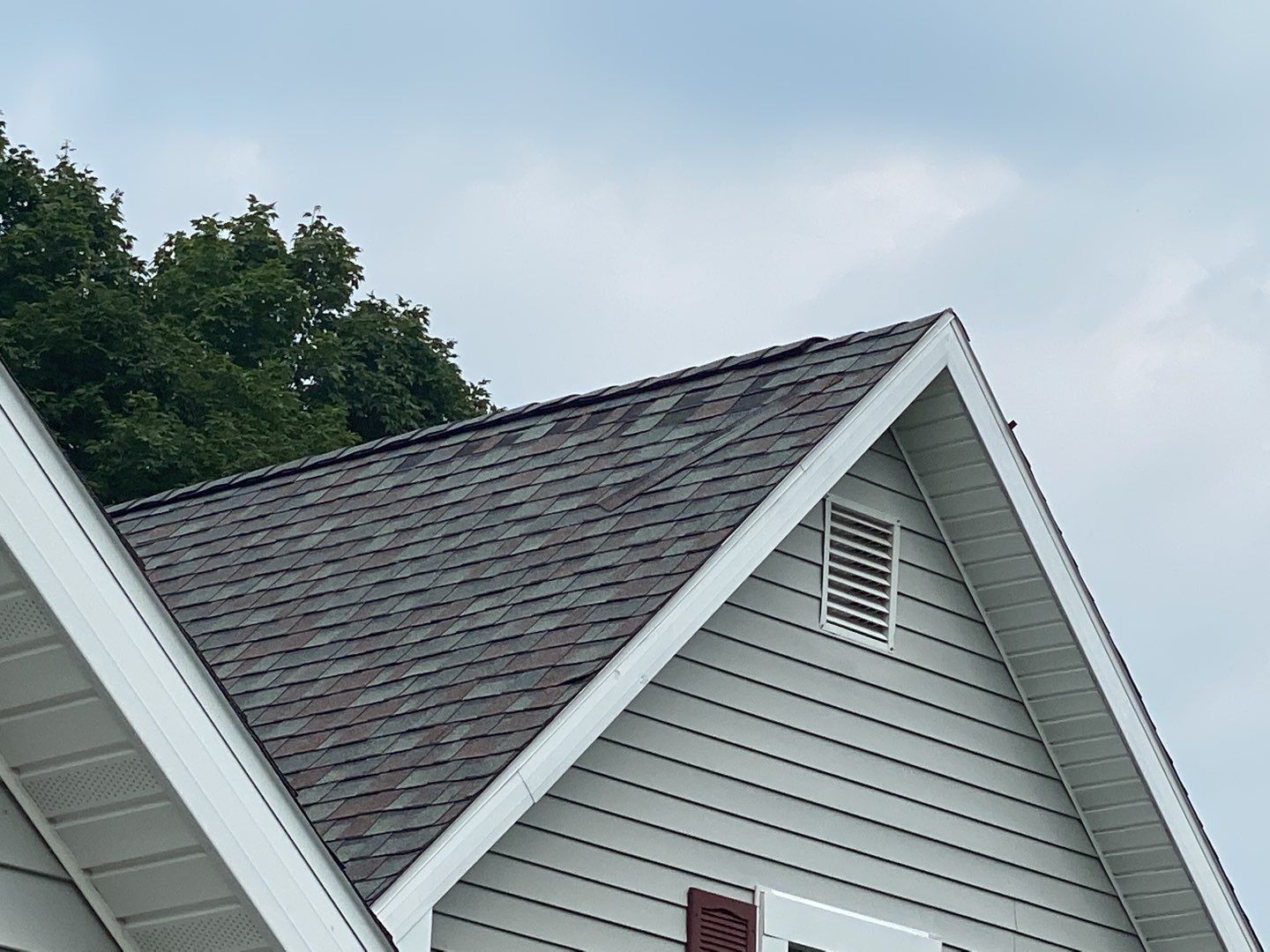 Residential Roofing Installation using Vic West Nothridge Slate by 4Ever Metal Roofing