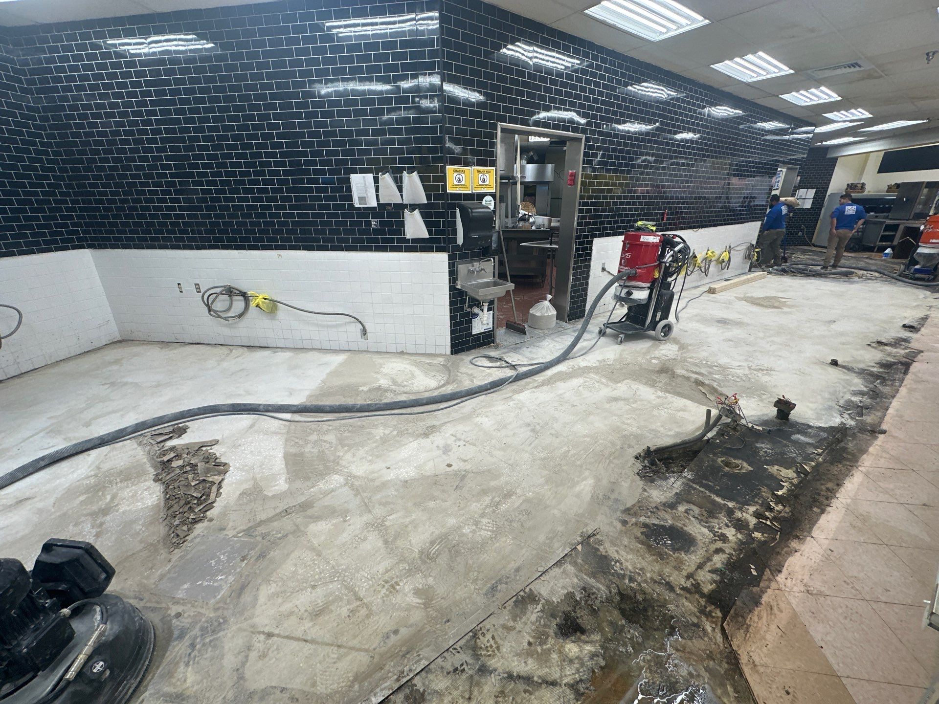 Fresco y Más Food Prep Area by Seamless Surfaces