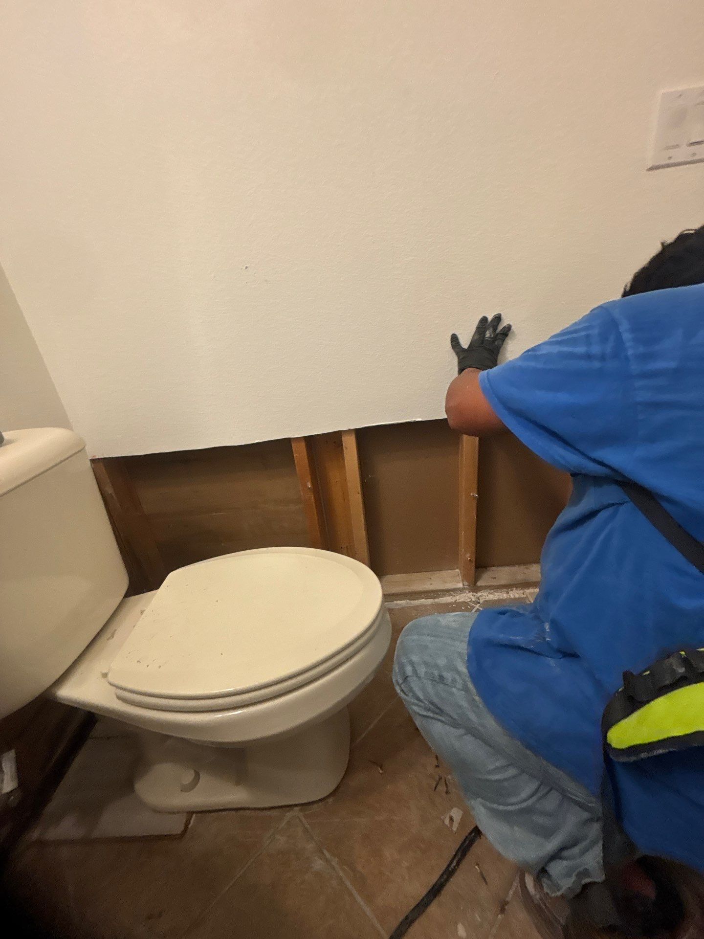 Water Damage Restoration In Apollo Beach, Florida by Ampm Restoration Services 