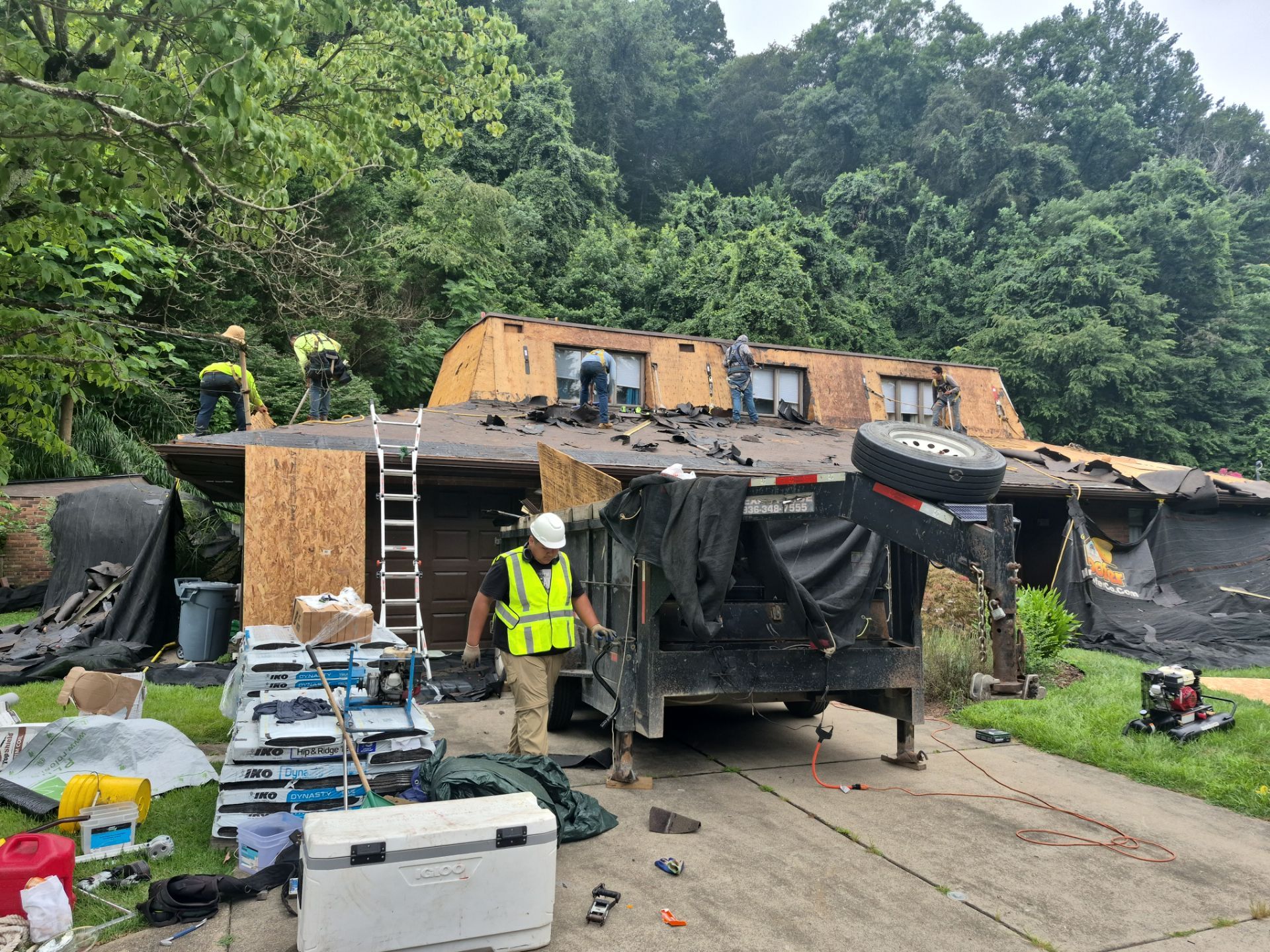 Unique Single Roof Replacement in Charleston WV – IKO Dynasty High-Performance Shingles by Mr. Roofer
