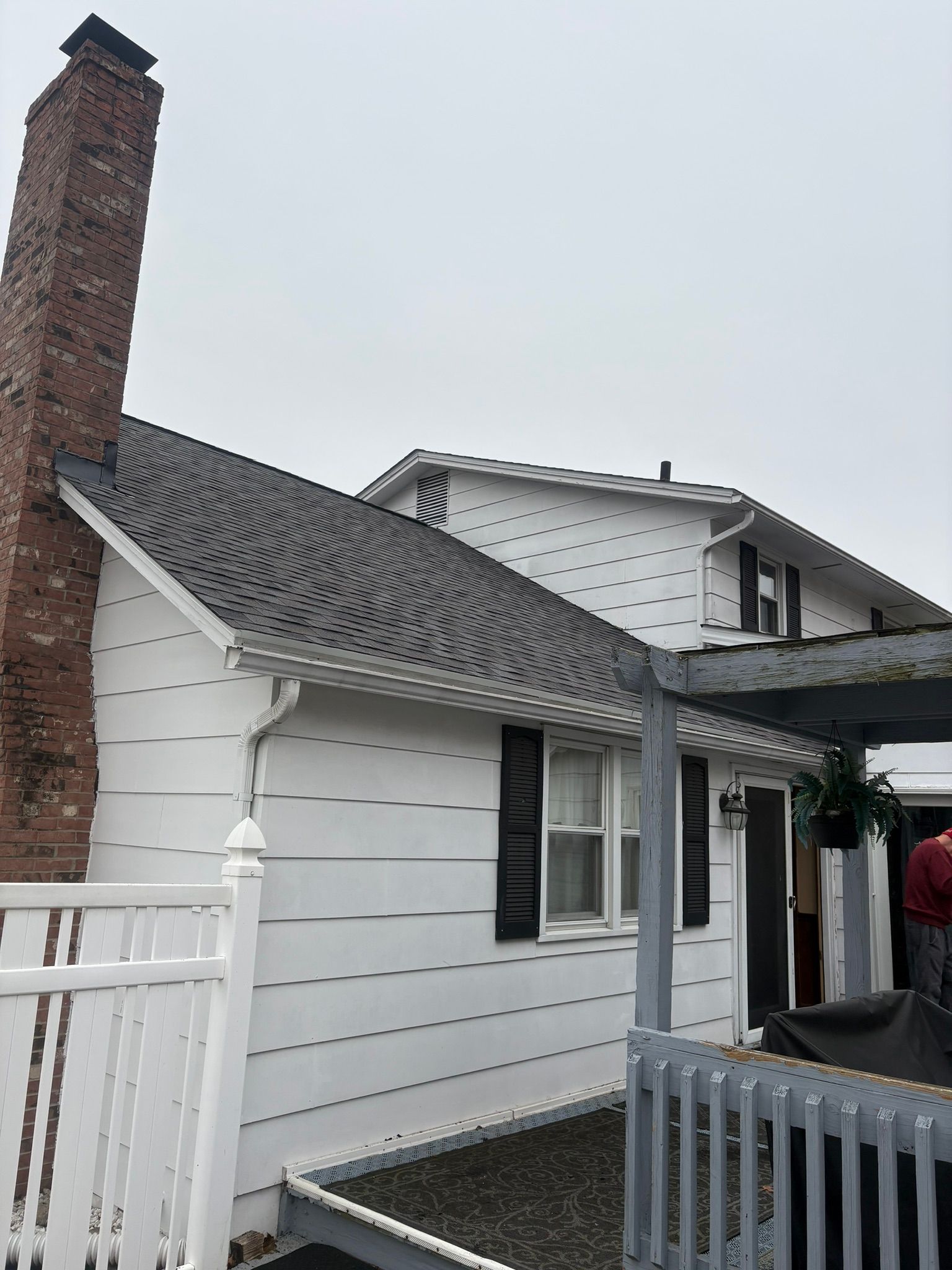 Crisp & Clean in Orrville: Williamsburg Gray Makeover by Cornerstone Roofing And Siding