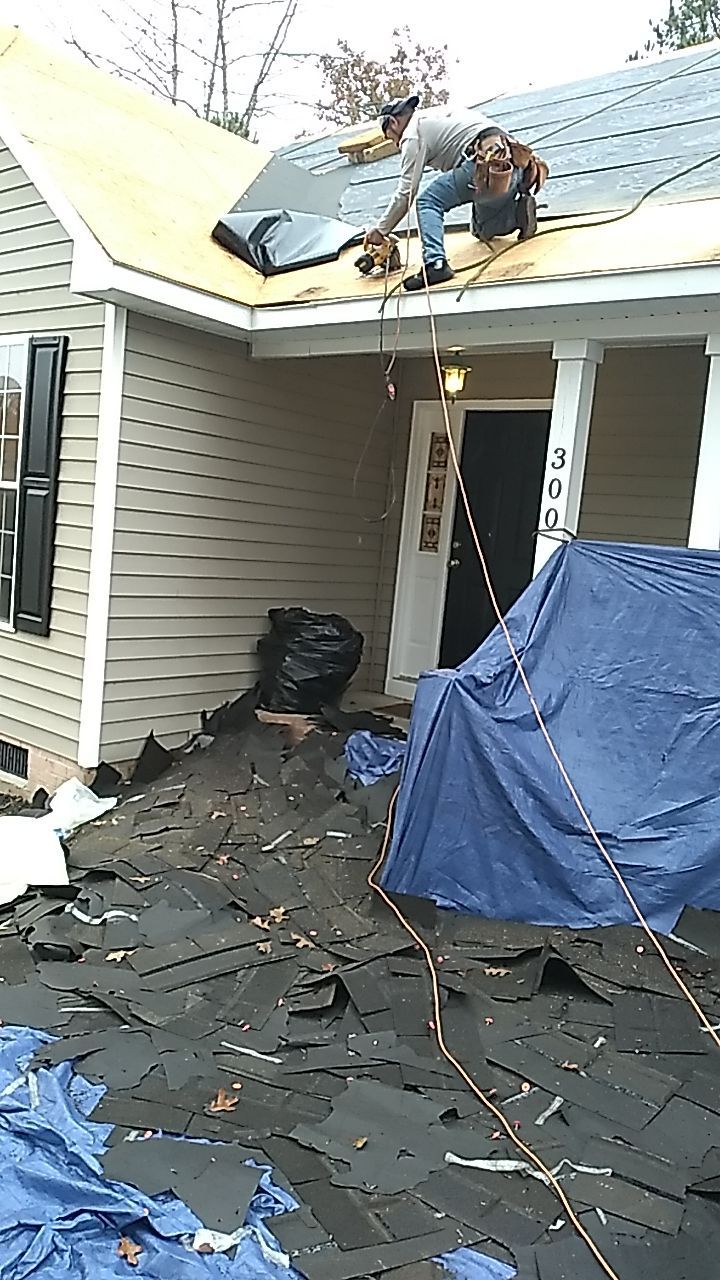 Residential Roofing Installation using Owens Corning Oakridge- Williamsburg Gray by Indigo State Roofing