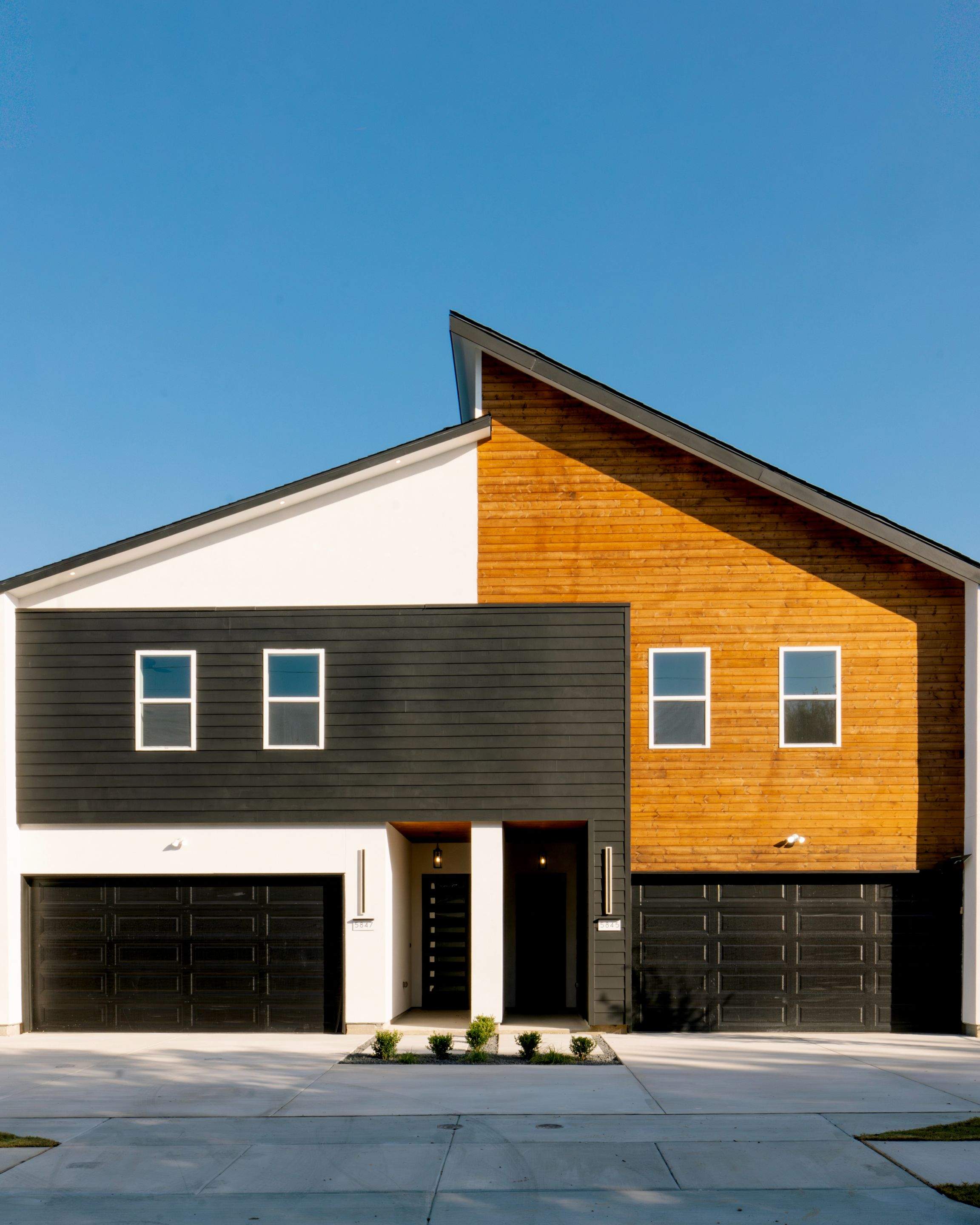 Ledbetter Project (Duplex New Construction) by HOMES BY JAR