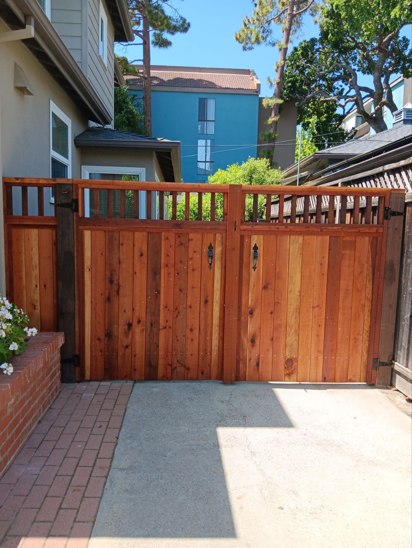 Horizontal T&G With Horizontal Lattice by Fremont Fence Inc