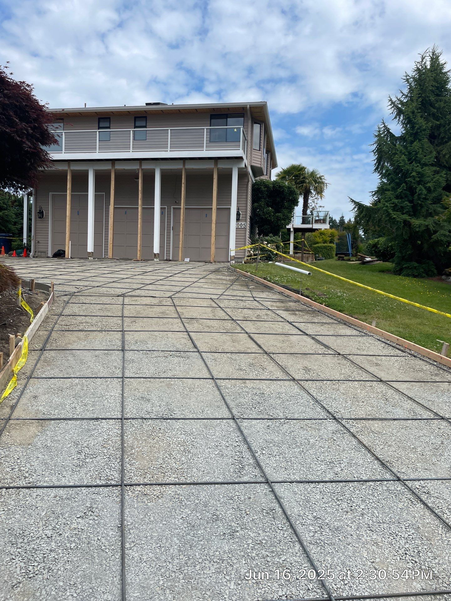 Concrete Driveway Repair | Edmonds  by Jireh Asphalt & Concrete Inc 