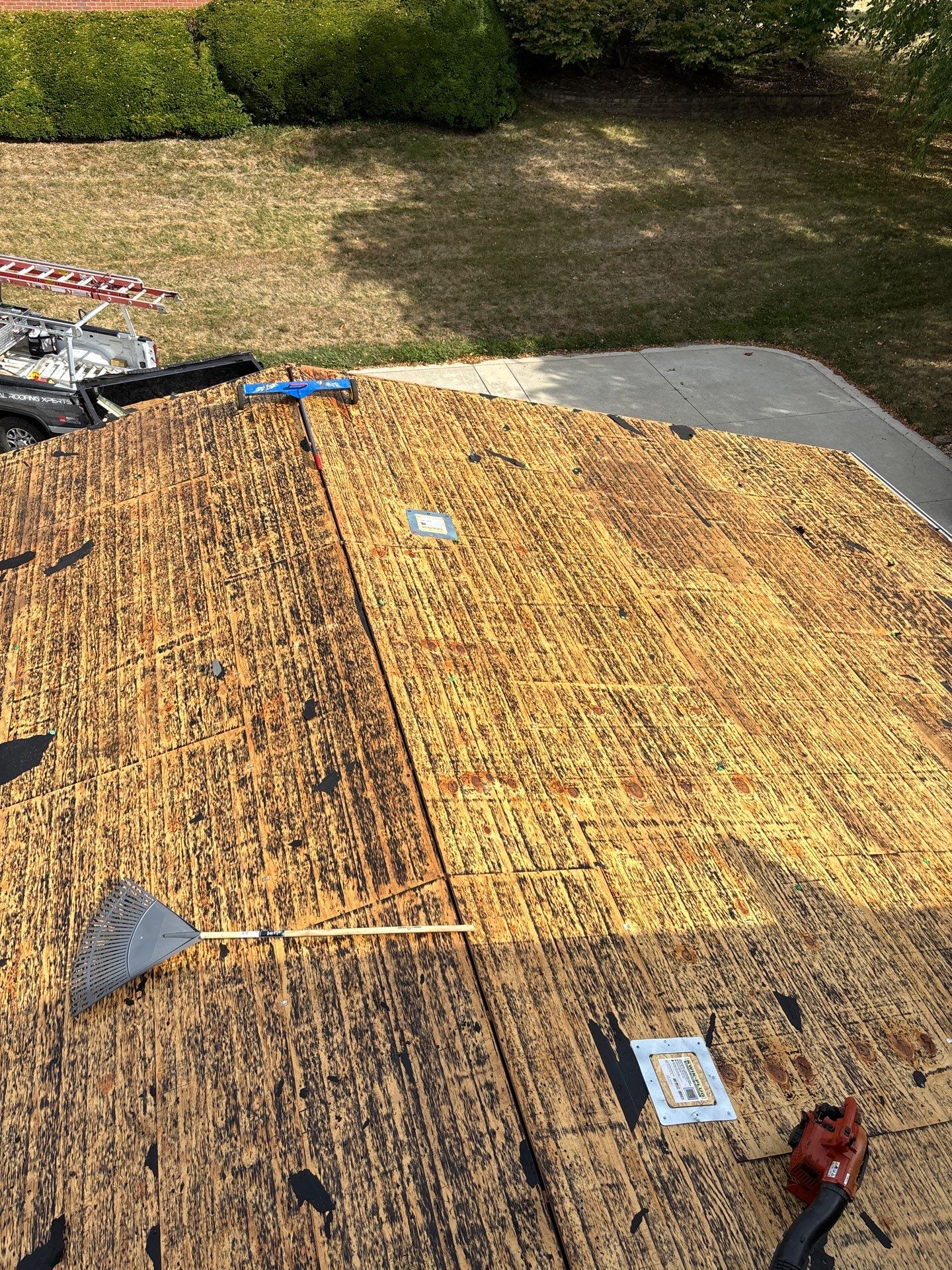 Residential Roofing Installation using Timberline HDZ Shingles - Weathered Wood by RoofX 