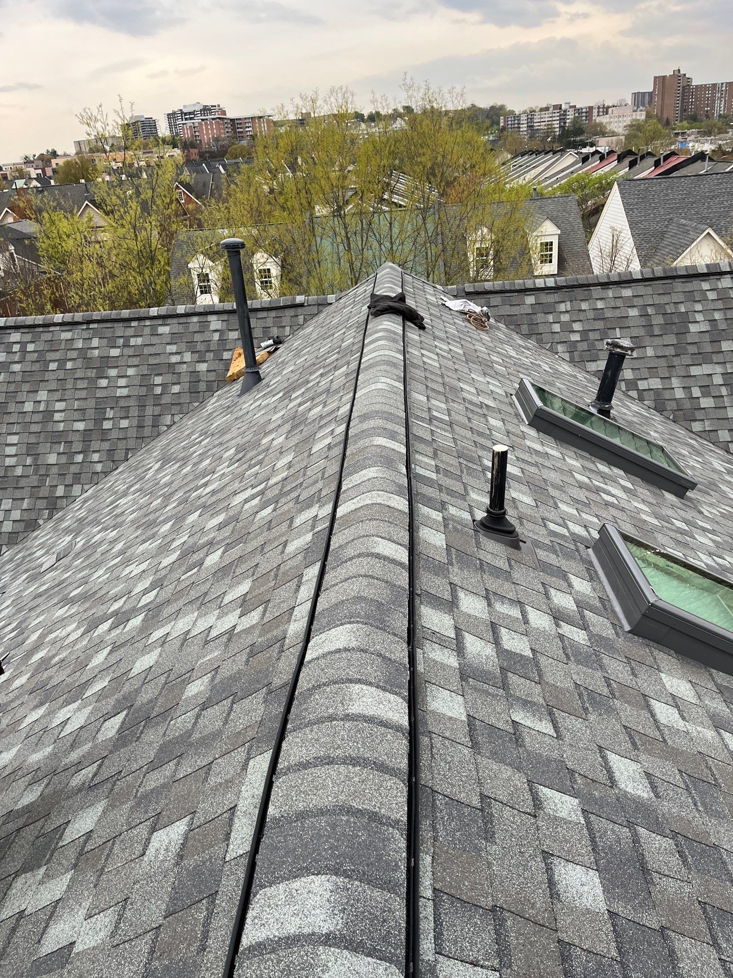 Alexandria: CertainTeed Landmark Pro Designer Shingles in Max Def Georgetown Gray by RM Banning, Inc.