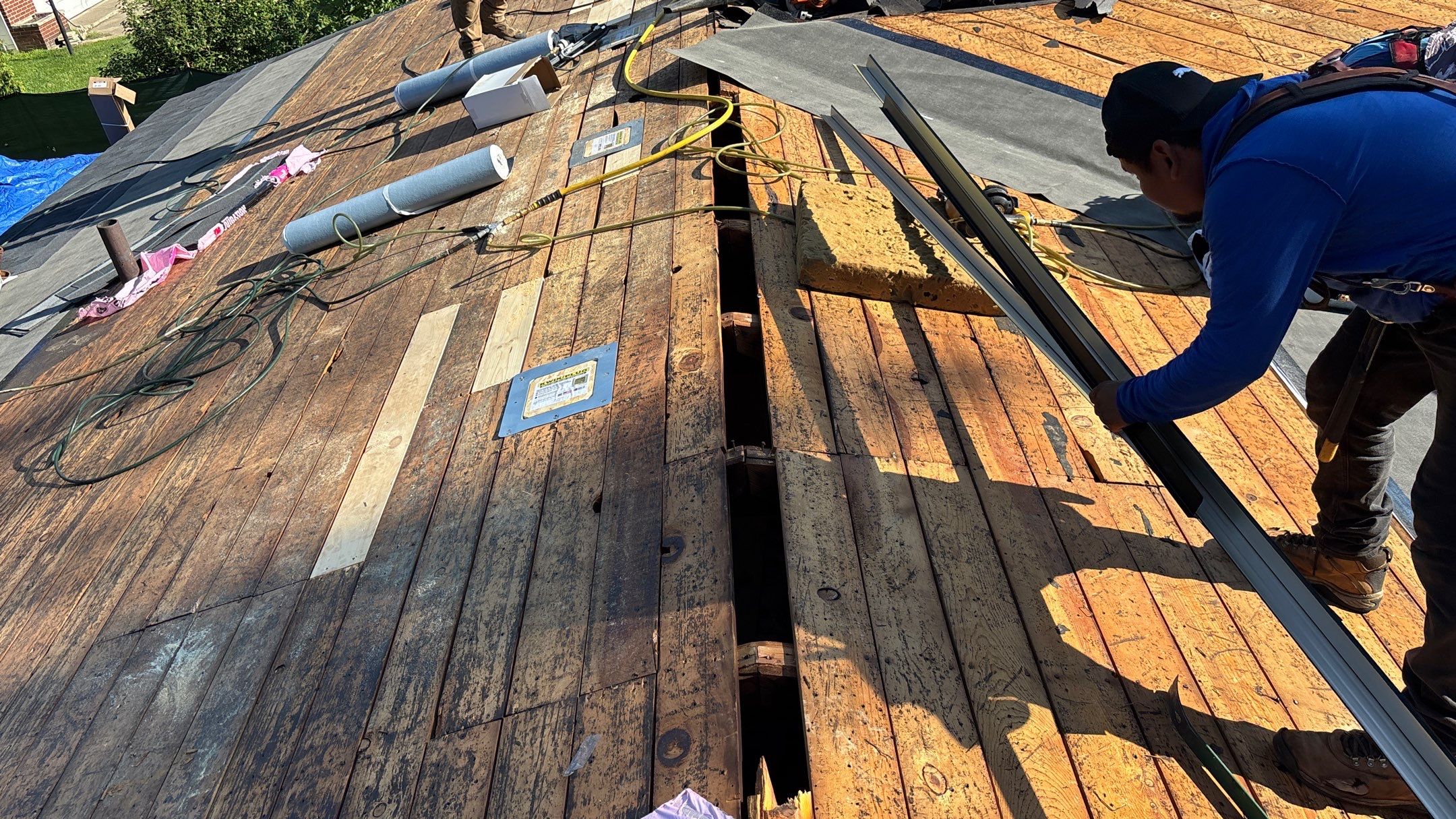 Roof Replacement using Owens Corning Onyx Black by 180 Contractors