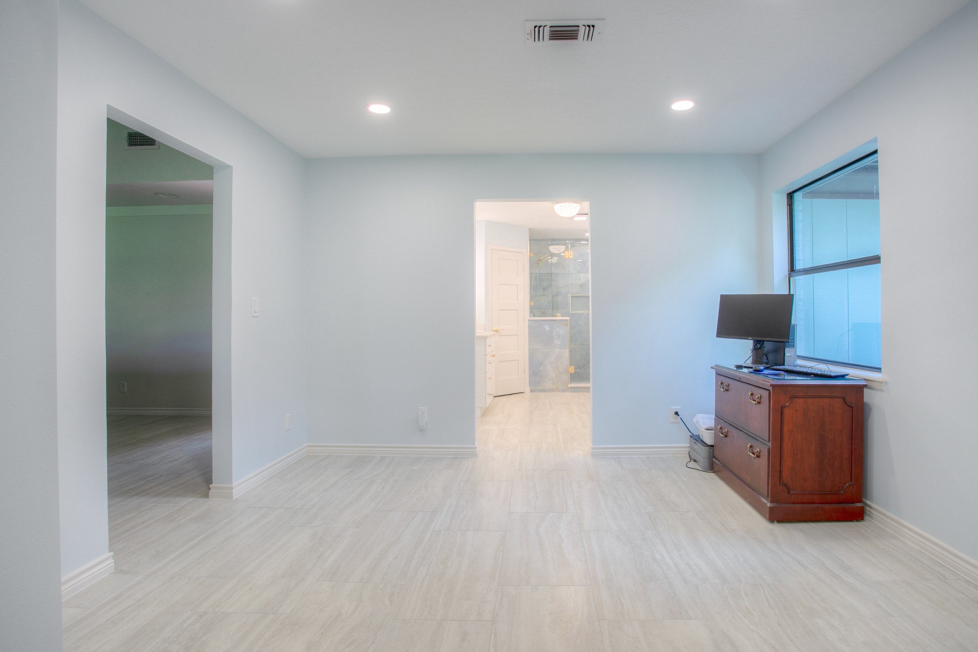 Home Addition and bathroom remodel. by CWS home remodel 