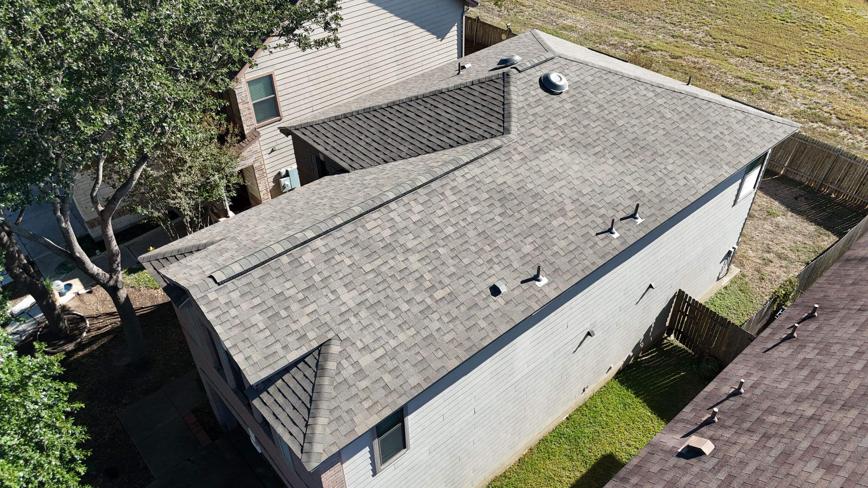 Weathered Wood - Malarkey Vista by RoofsOnly.com