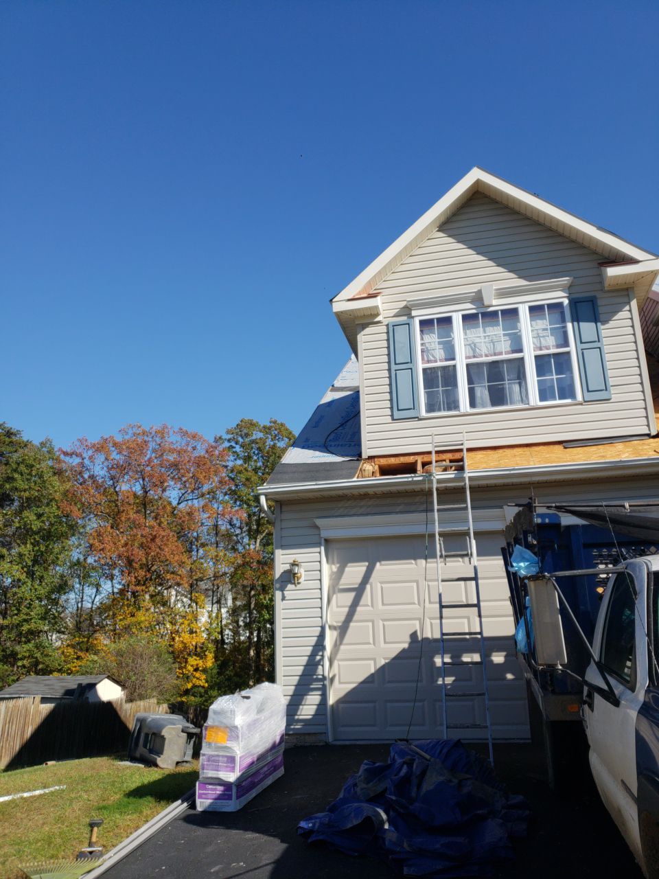 Woodbridge: CertainTeed Landmark Designer Shingles in Cottage Red by RM Banning, Inc.