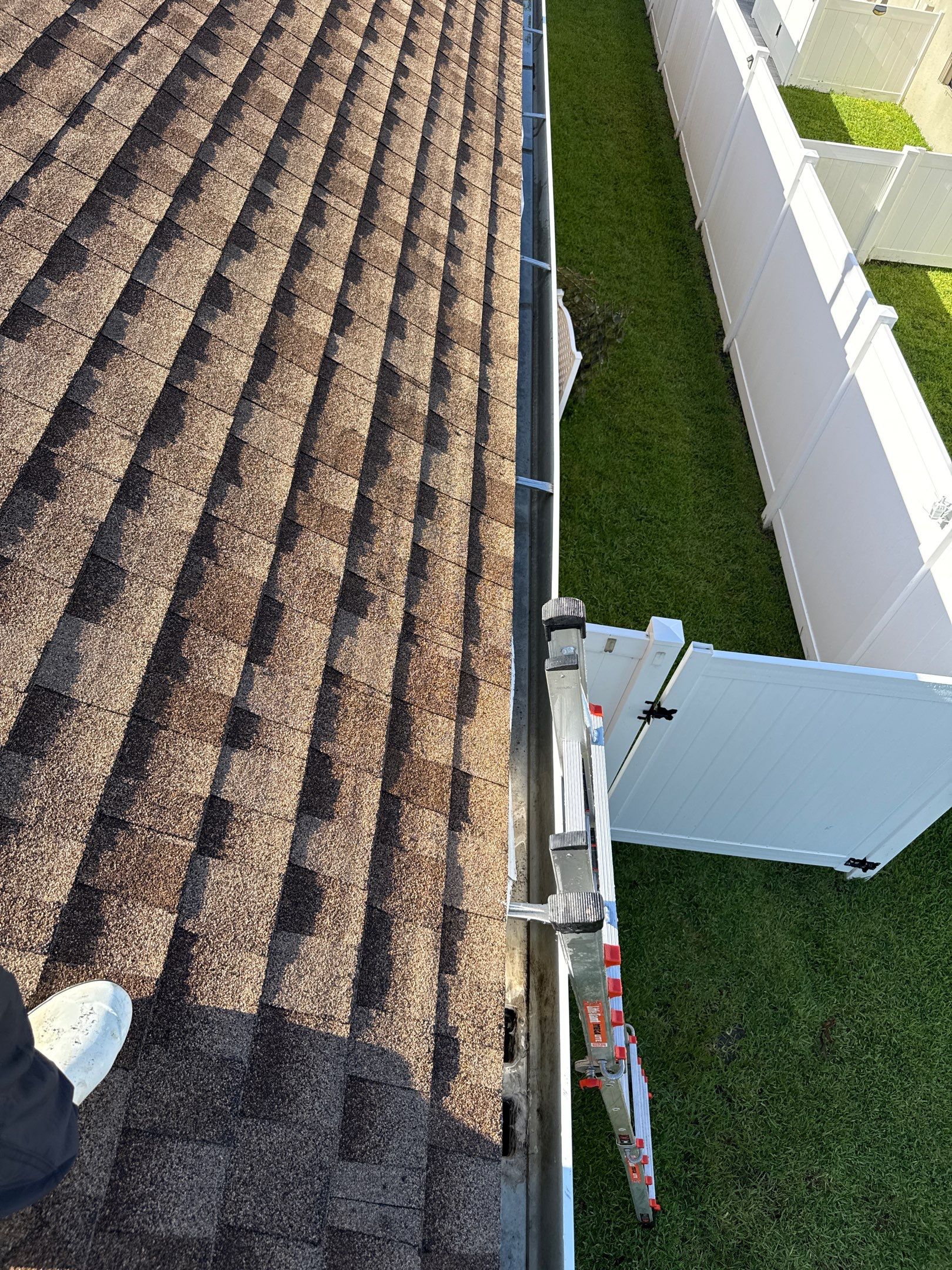Gutter Cleaning Project – Oakley Place Community, Ellenton, FL by Sunshine AquaWash