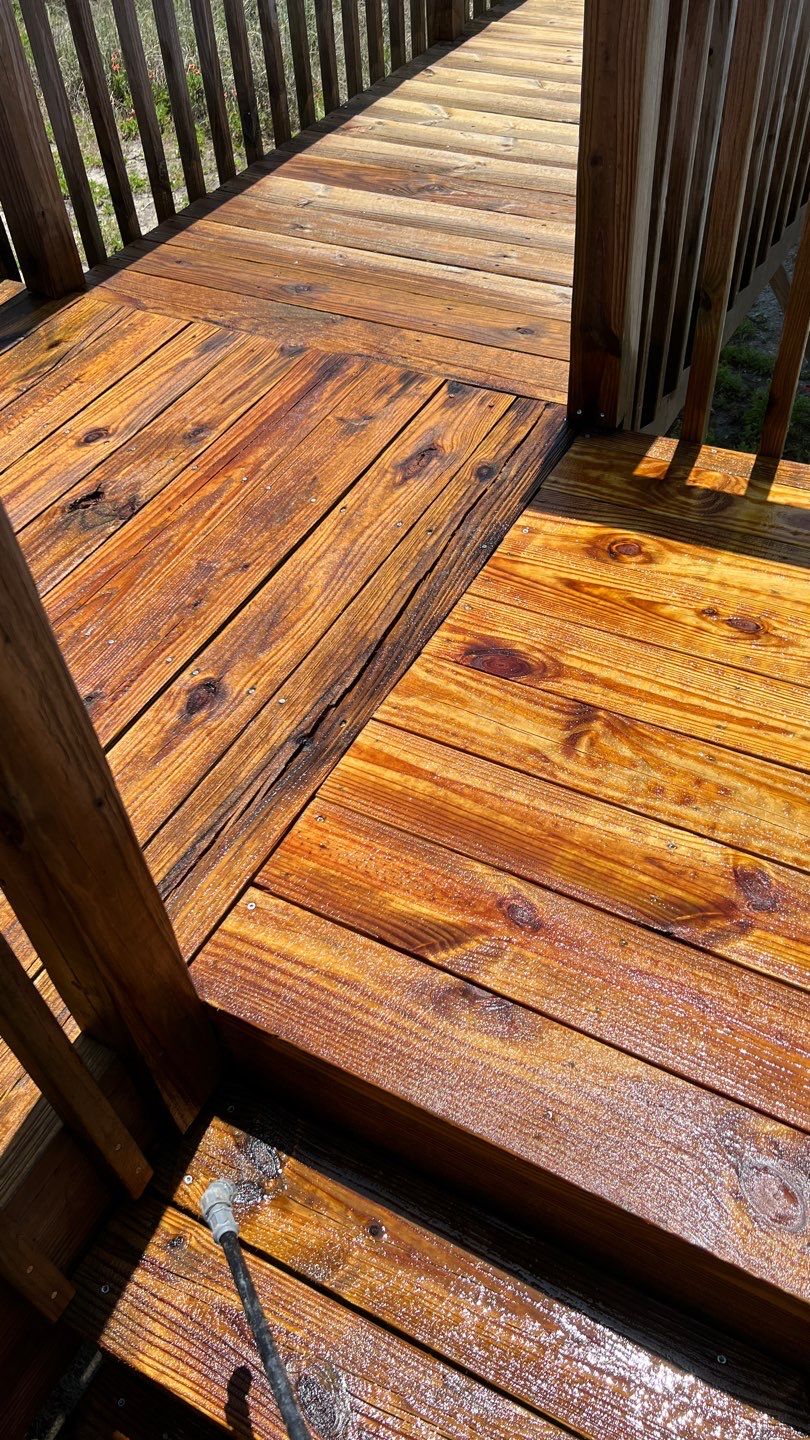 Wood Deck and Dock using Wood Sealant by DuraSeal