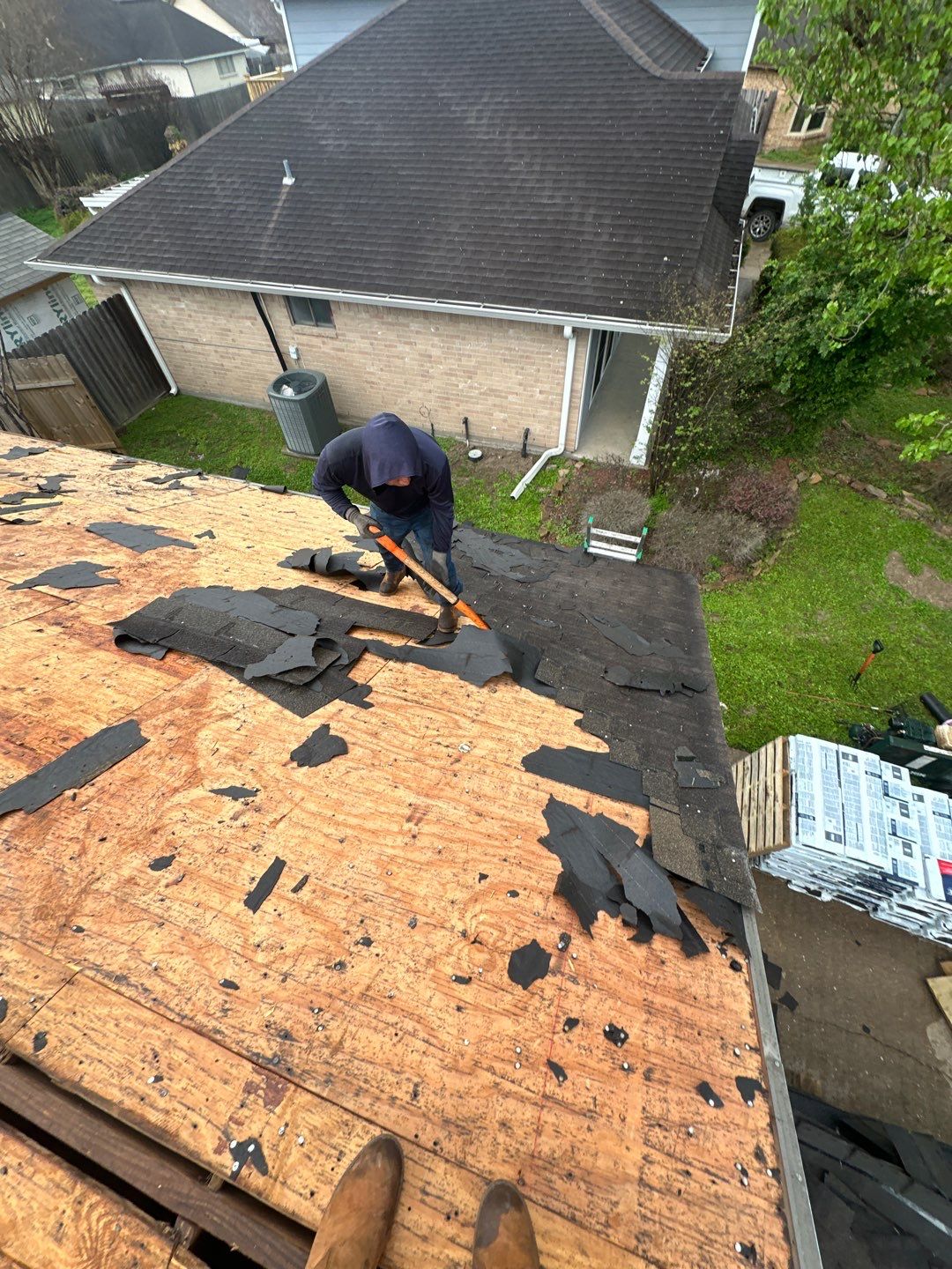 Residential Roofing Installation using Owen's Corning Duration (Lifetime) Shingles by Roof Repair Company
