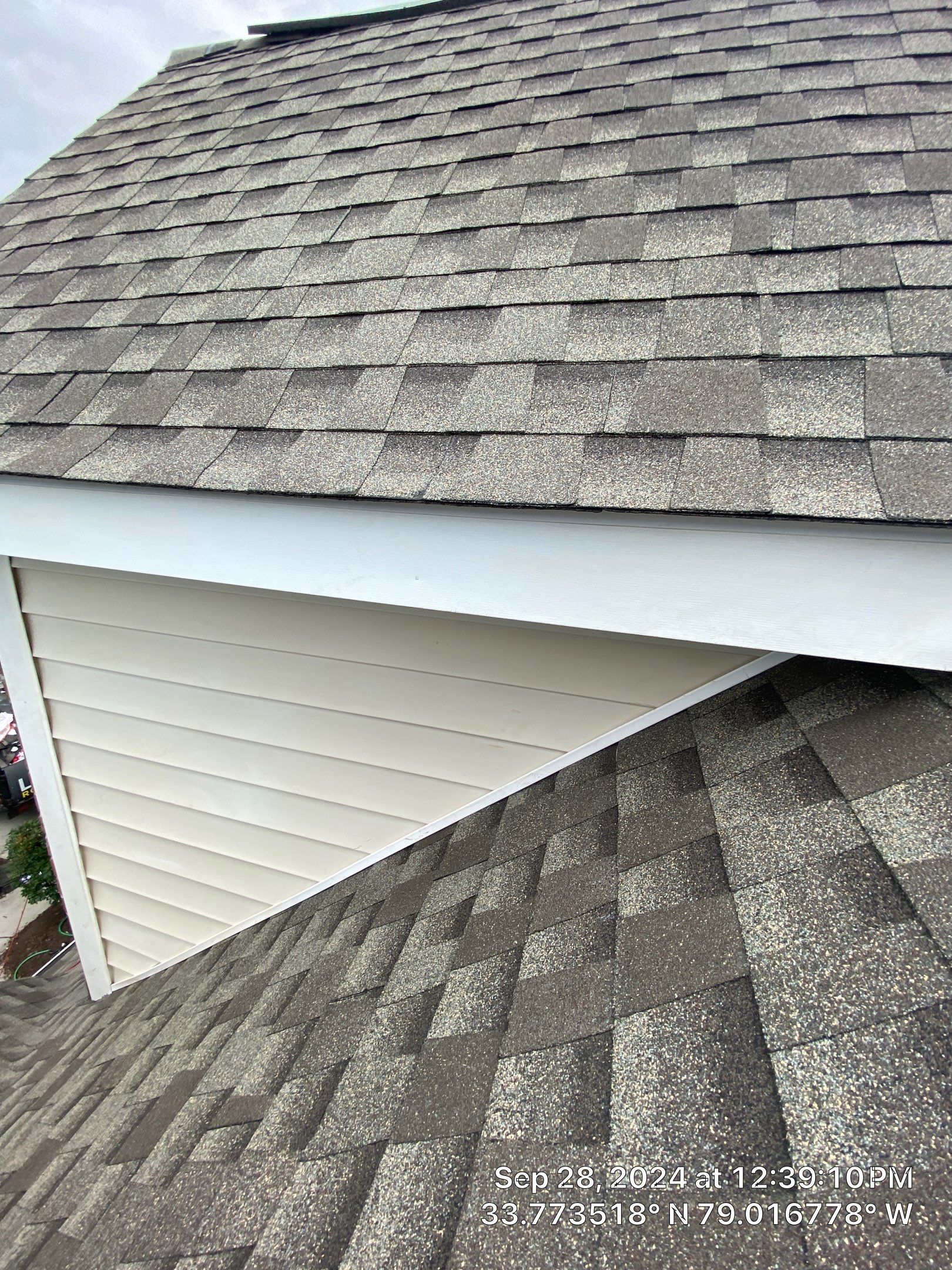 GAF HDZ - Weathered Wood by Linta Roofing Inc