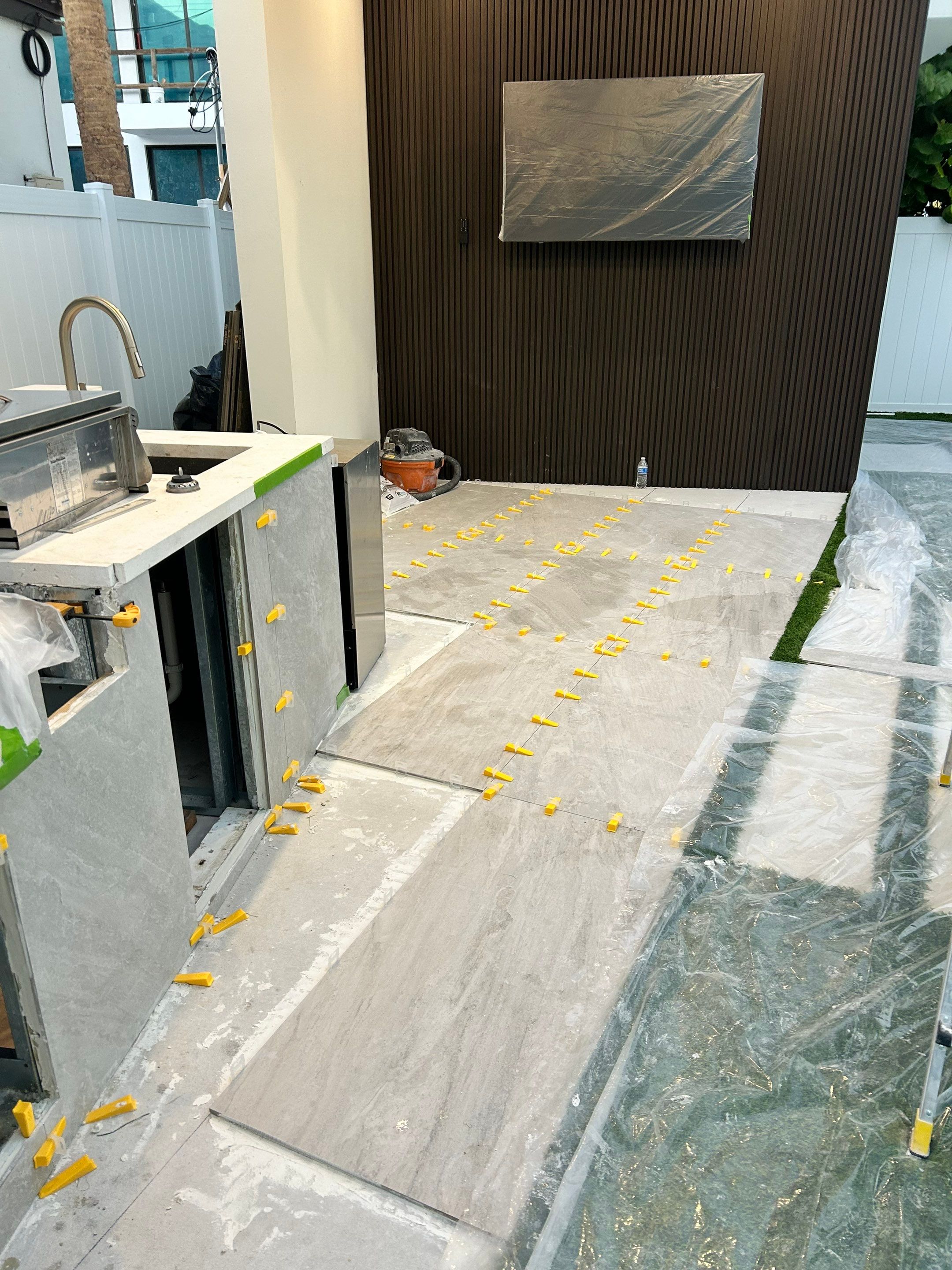 Outdoor BBQ - East Boca Raton by Hevi Tile
