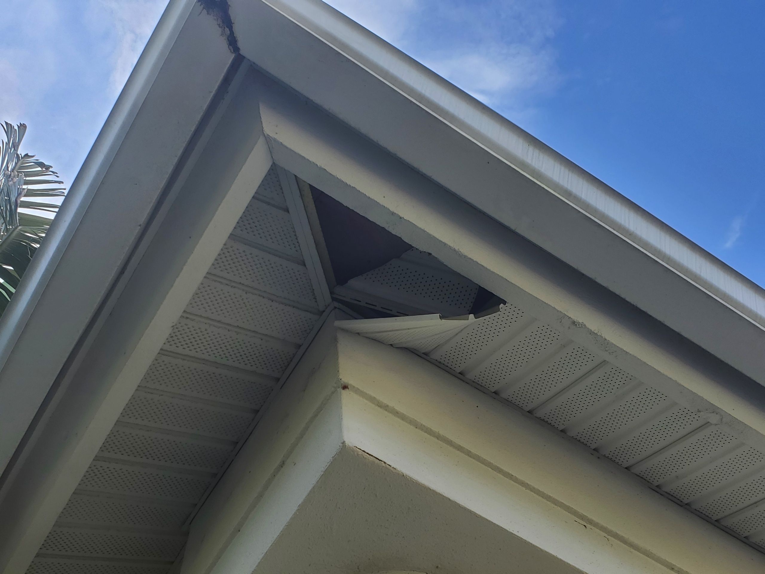 Soffit and Fascia Replacement in Sarasota, FL by Gutter Professors