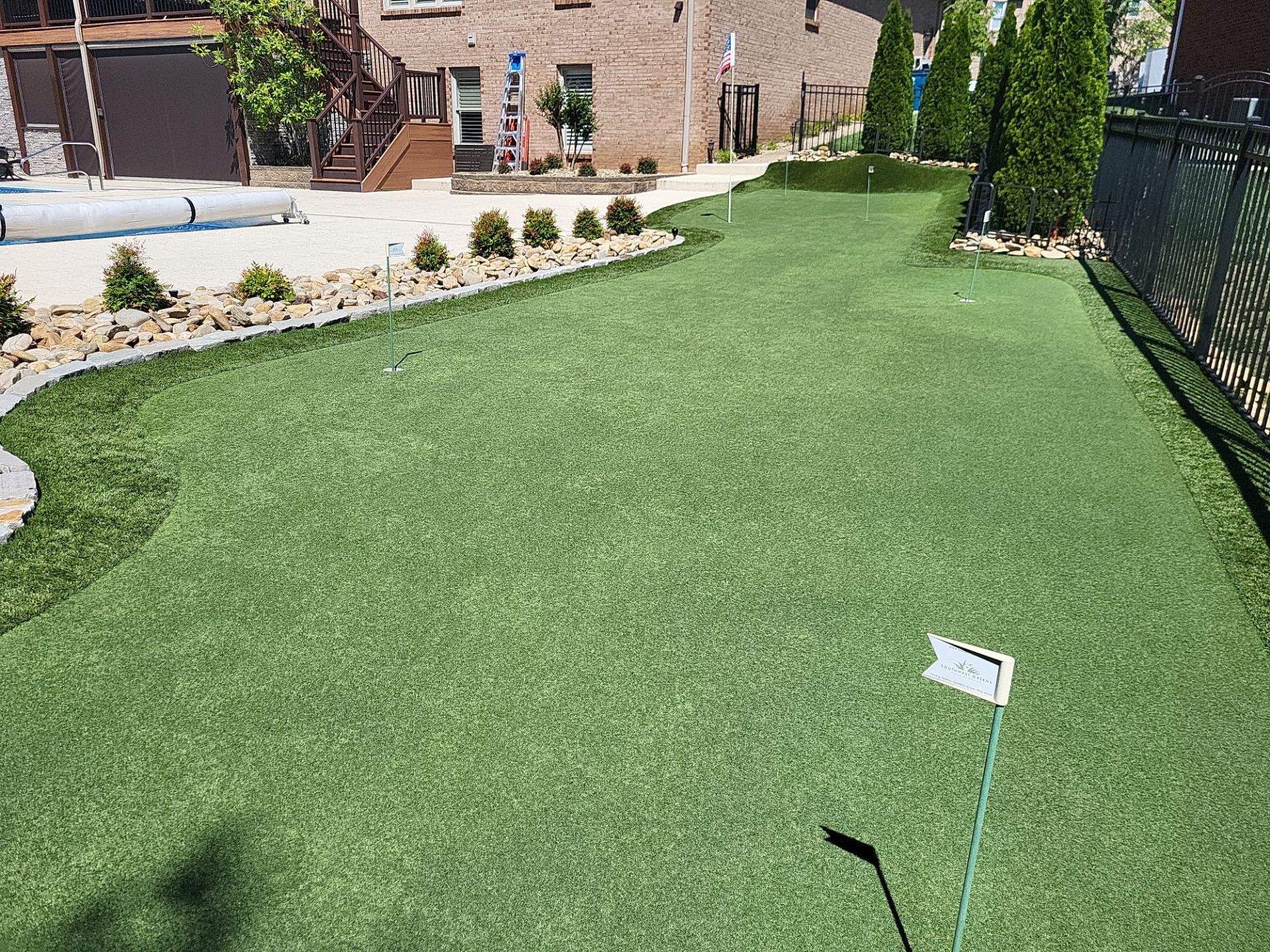 Poolside Green in Louisville, KY by Southwest Greens Midwest