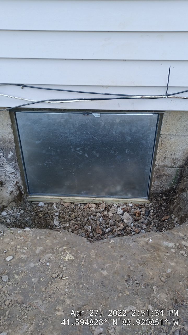 Crawl space encapsulation and Waterproofing using GrateDrain Waterproofing System by Toledo Basement Repair 