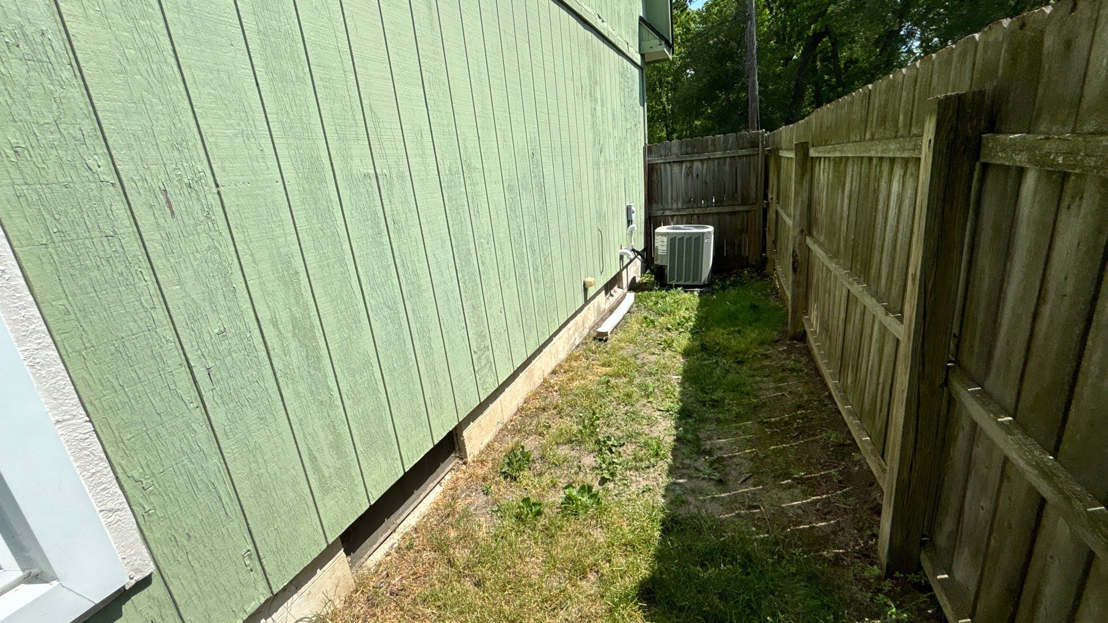 Siding Replacement using Hardie Plank S8 1/4" by 180 Contractors