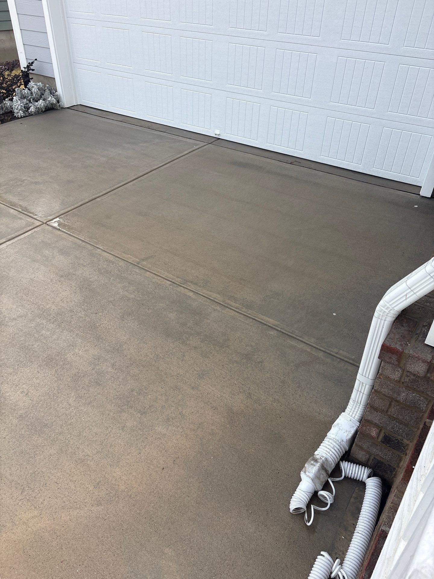 Concrete Driveway using Concrete Sealant by DuraSeal