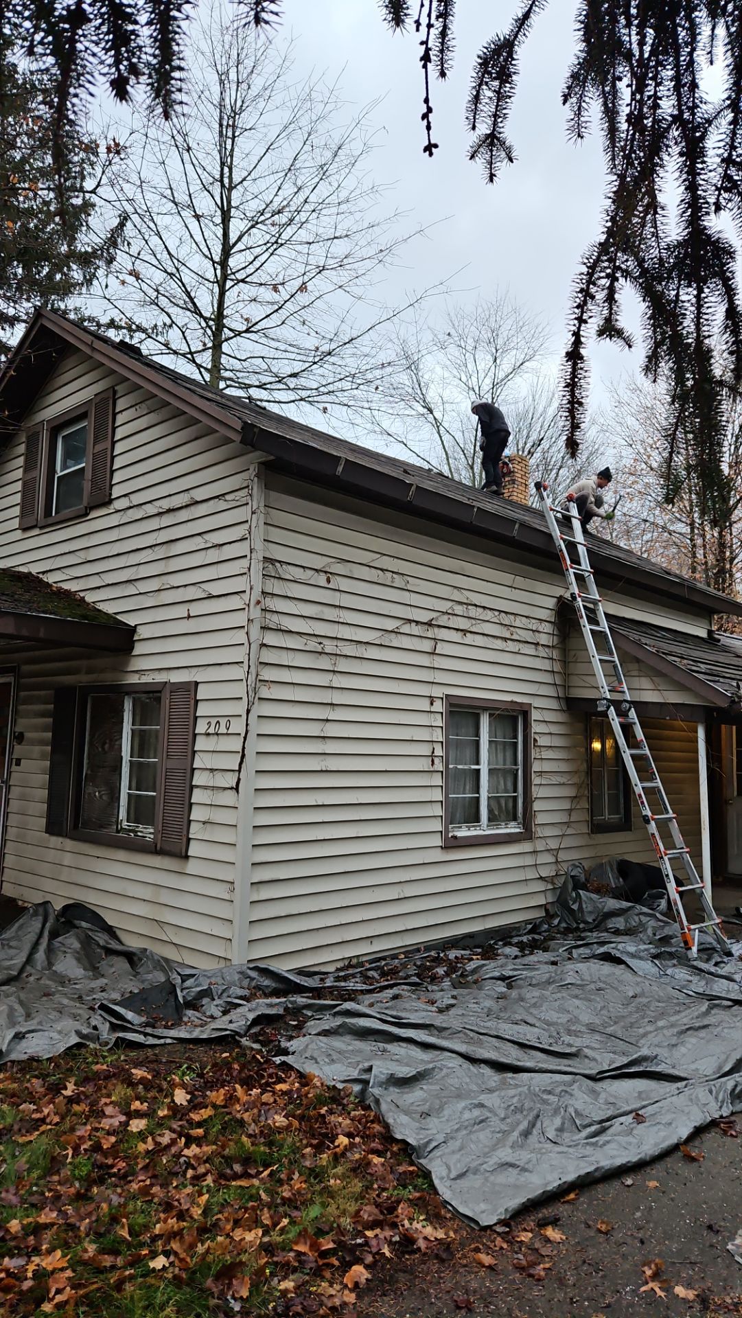 Pine Ridge Roofing LLC featured photo.