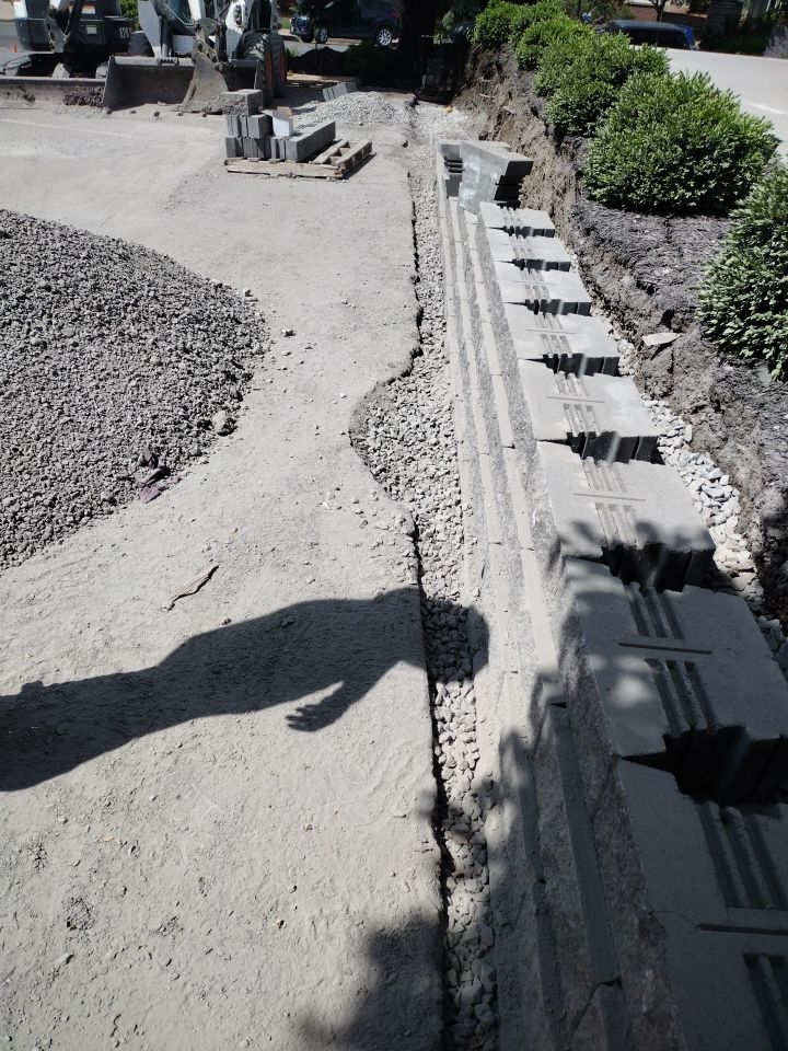 Replacement of existing retaining wall.  by New Horizon Landscapes