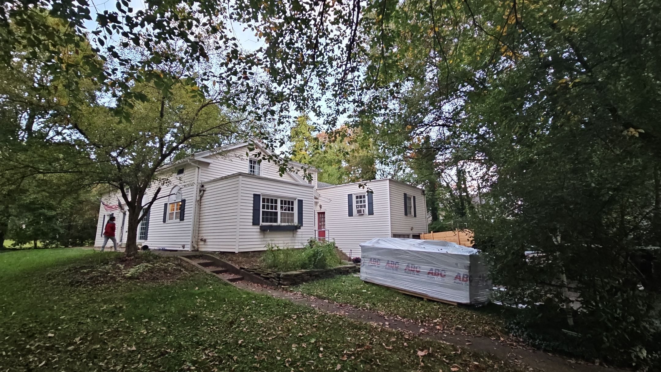 Norandex Cedar Knolls, Color: Jamestown Blue by Eagle Eye Roofing