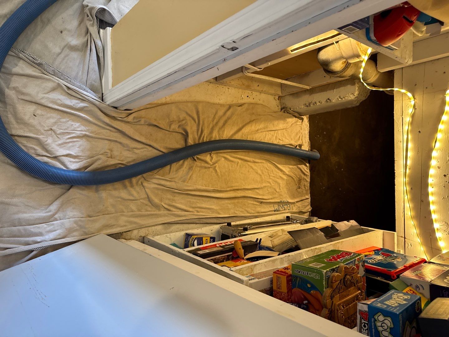 Crawlspace Water Extraction and Structural Drying in Oak Lawn by Chicagoland Water Medics