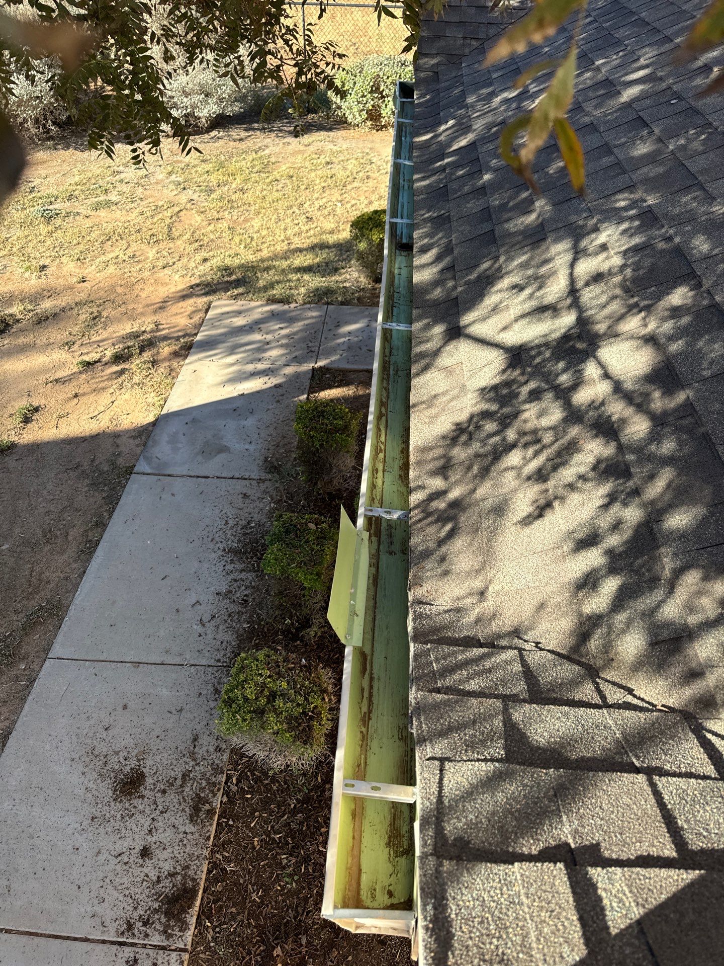 Commercial gutter cleaning Las Cruces, NM after photo with clean gutters