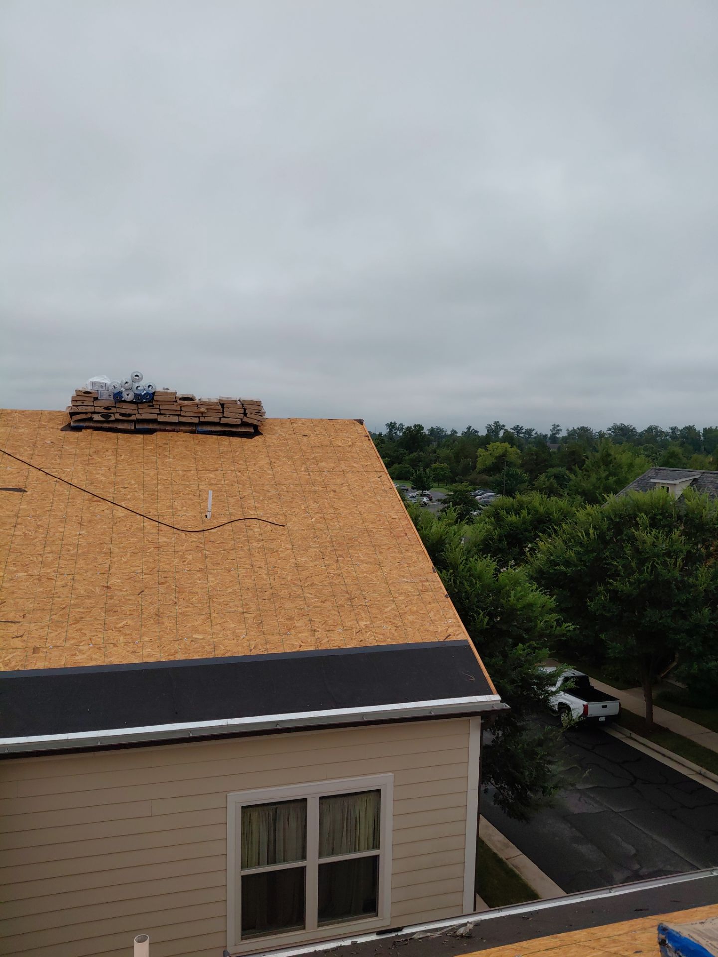 Ashburn: Residential Roof Replacement  with CertainTeed Landmark Pro in Max Def Georgetown Gray by RM Banning, Inc.