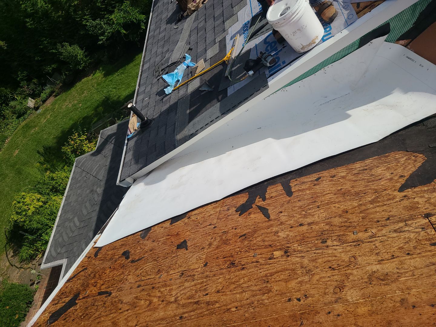 Falls Church: Roof Replacement with CertainTeed Landmark Pro in Max Def Pewterwood by RM Banning, Inc.