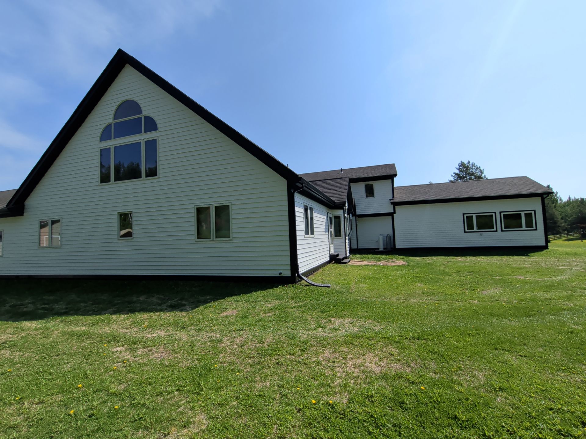 Gorgeous Exterior Repaint by Midnight Sun Painting